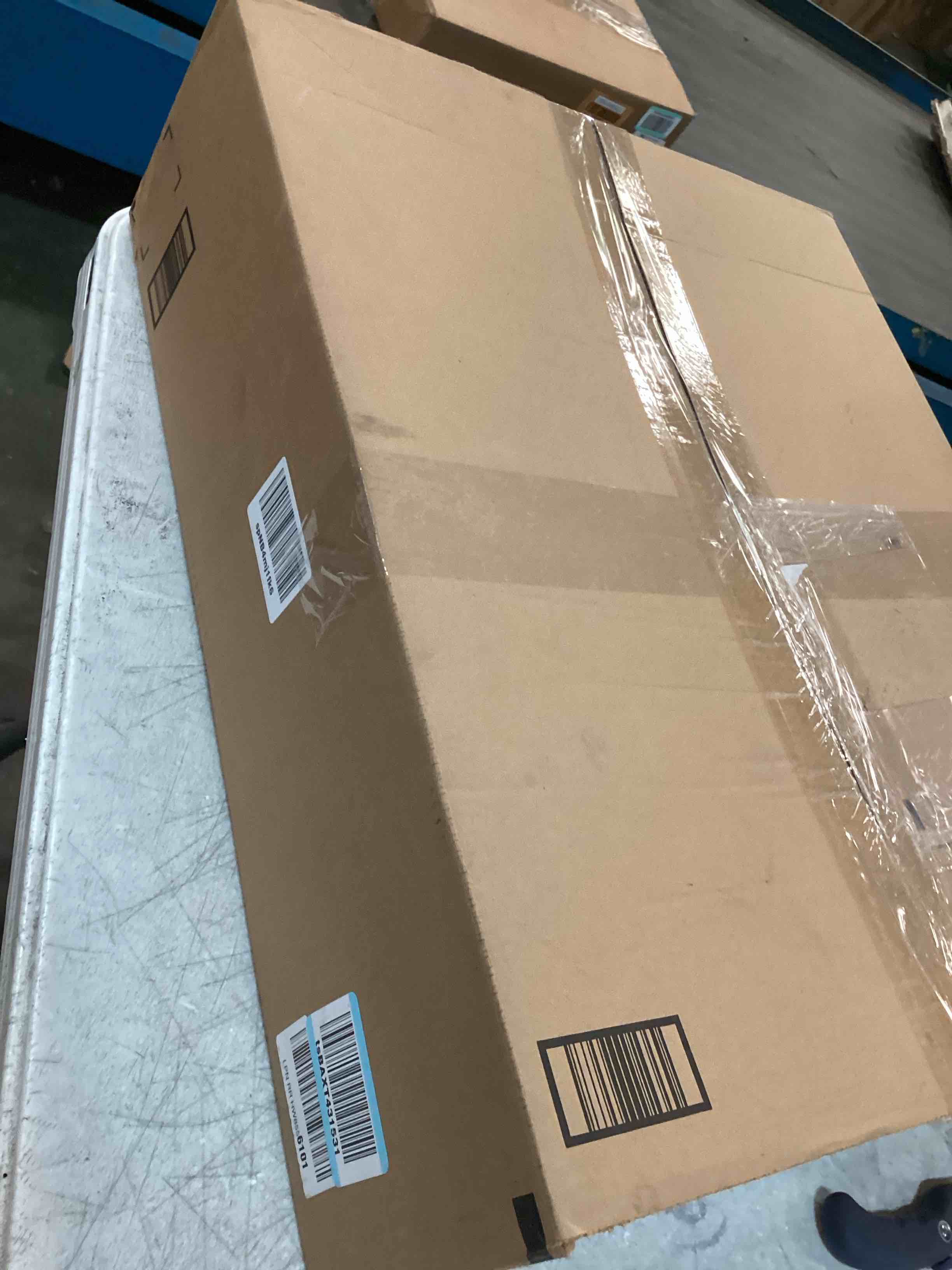 https://s3.amazonaws.com/lotting-images-prod/bidfta/ORG6551734_1717529743930.jpeg