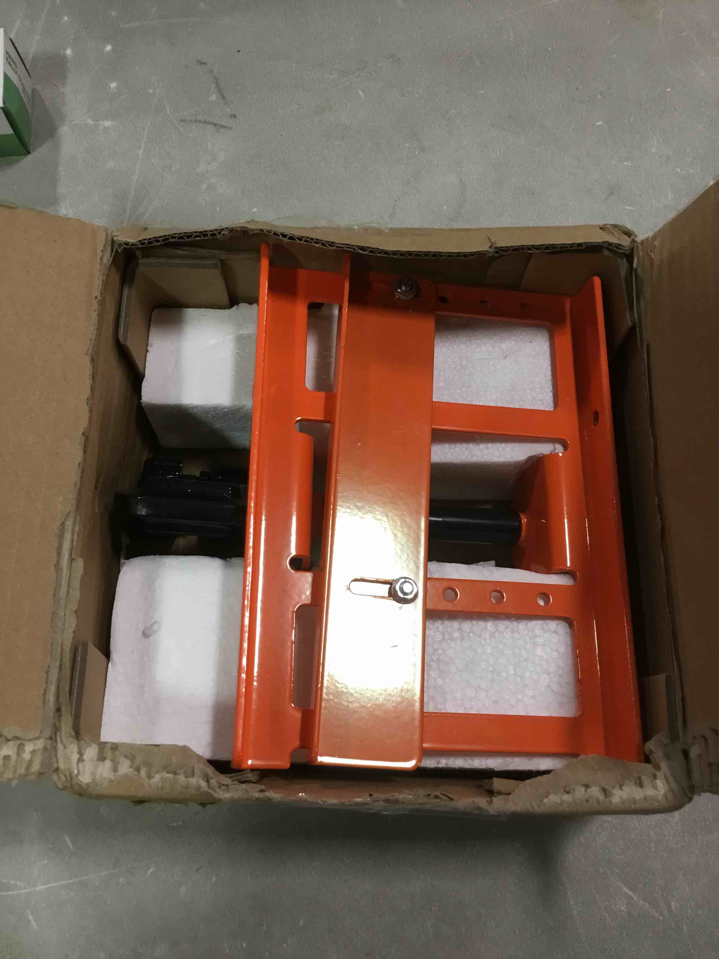 https://s3.amazonaws.com/lotting-images-prod/bidfta/ORG6554868_1718113269187.jpeg