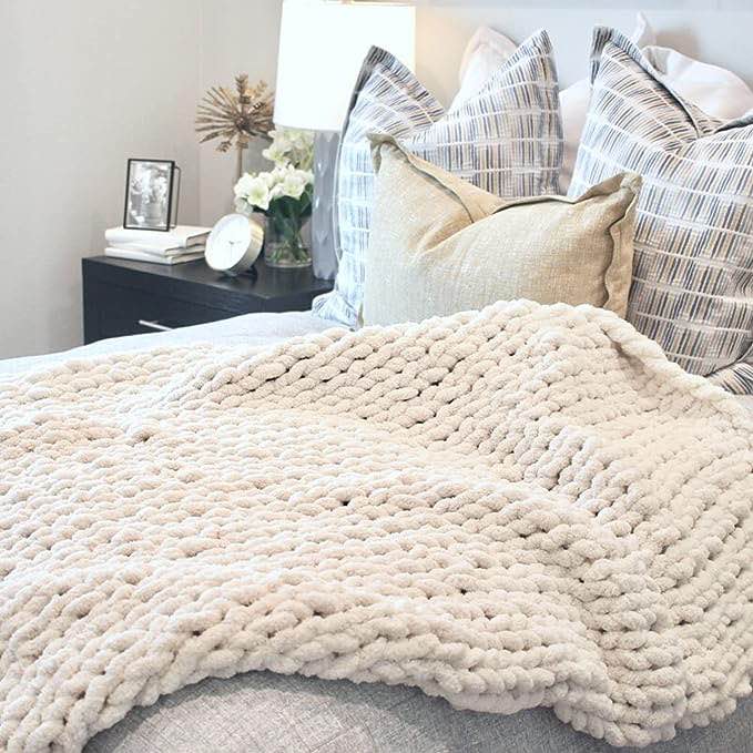  Roll over image to zoom in                      7 VIDEOS SAMIAH LUXE - Chunky Knit Blanket, Queen Size - Cozy, Large Knit Throw Blanket, Stylish Knit Weighted Blanket Boho Decor with a Thick Cable Knit Design, Blankets & Throws - Beige, 50x60