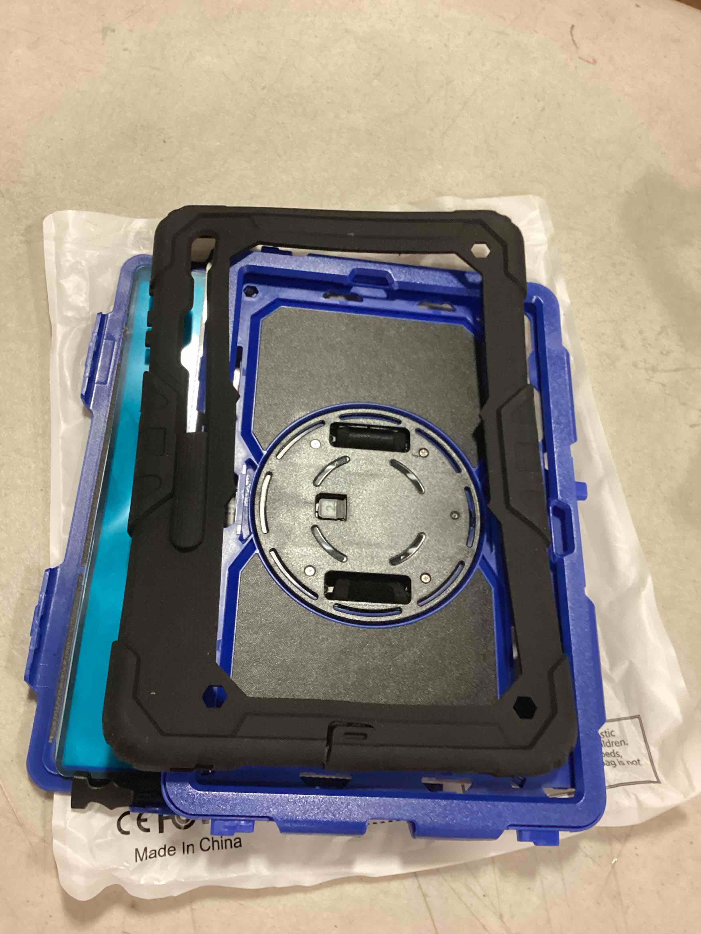 https://s3.amazonaws.com/lotting-images-prod/bidfta/ORG6558001_1718131328029.jpeg