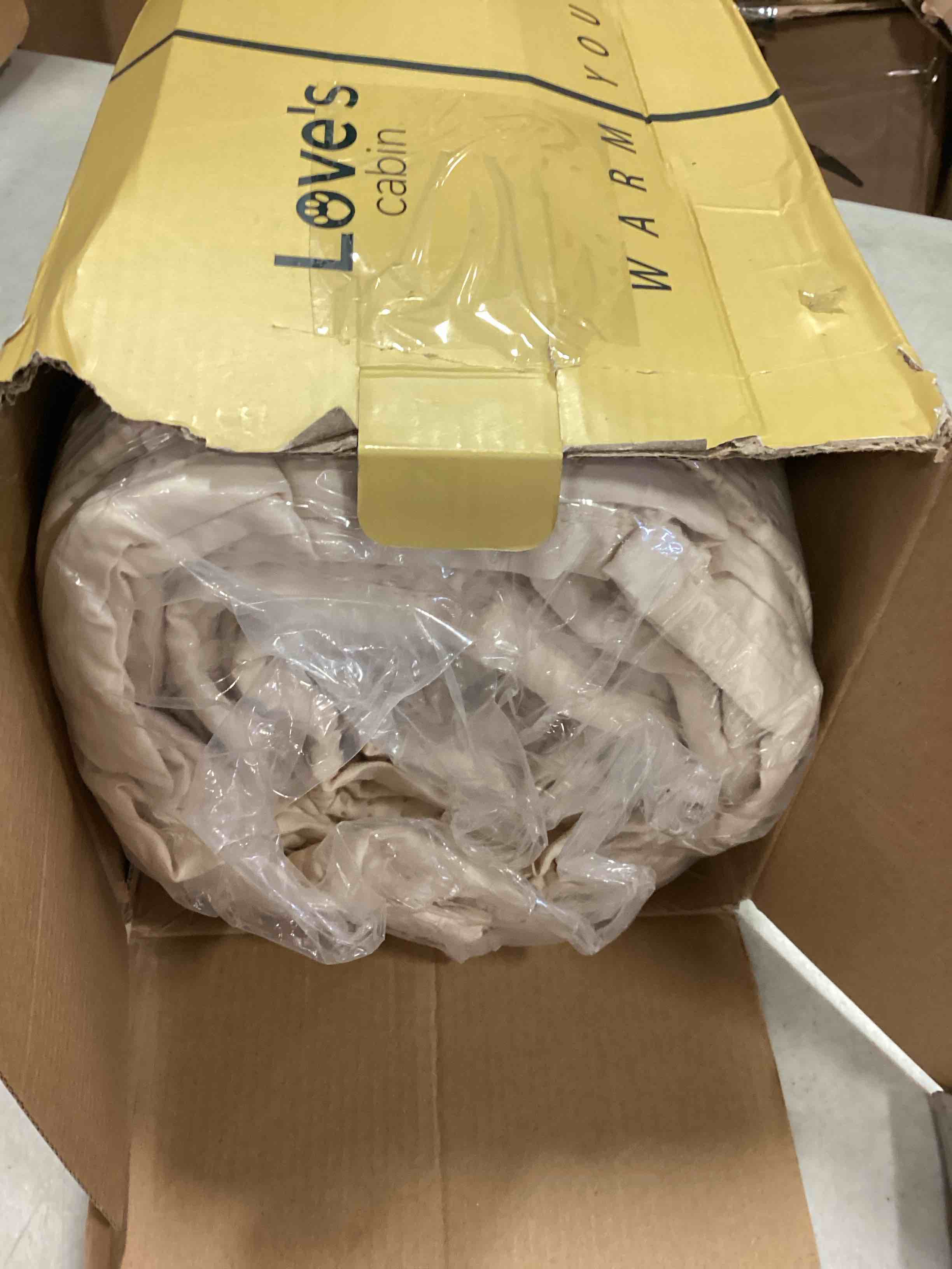 https://s3.amazonaws.com/lotting-images-prod/bidfta/ORG6558245_1718210415408.jpeg