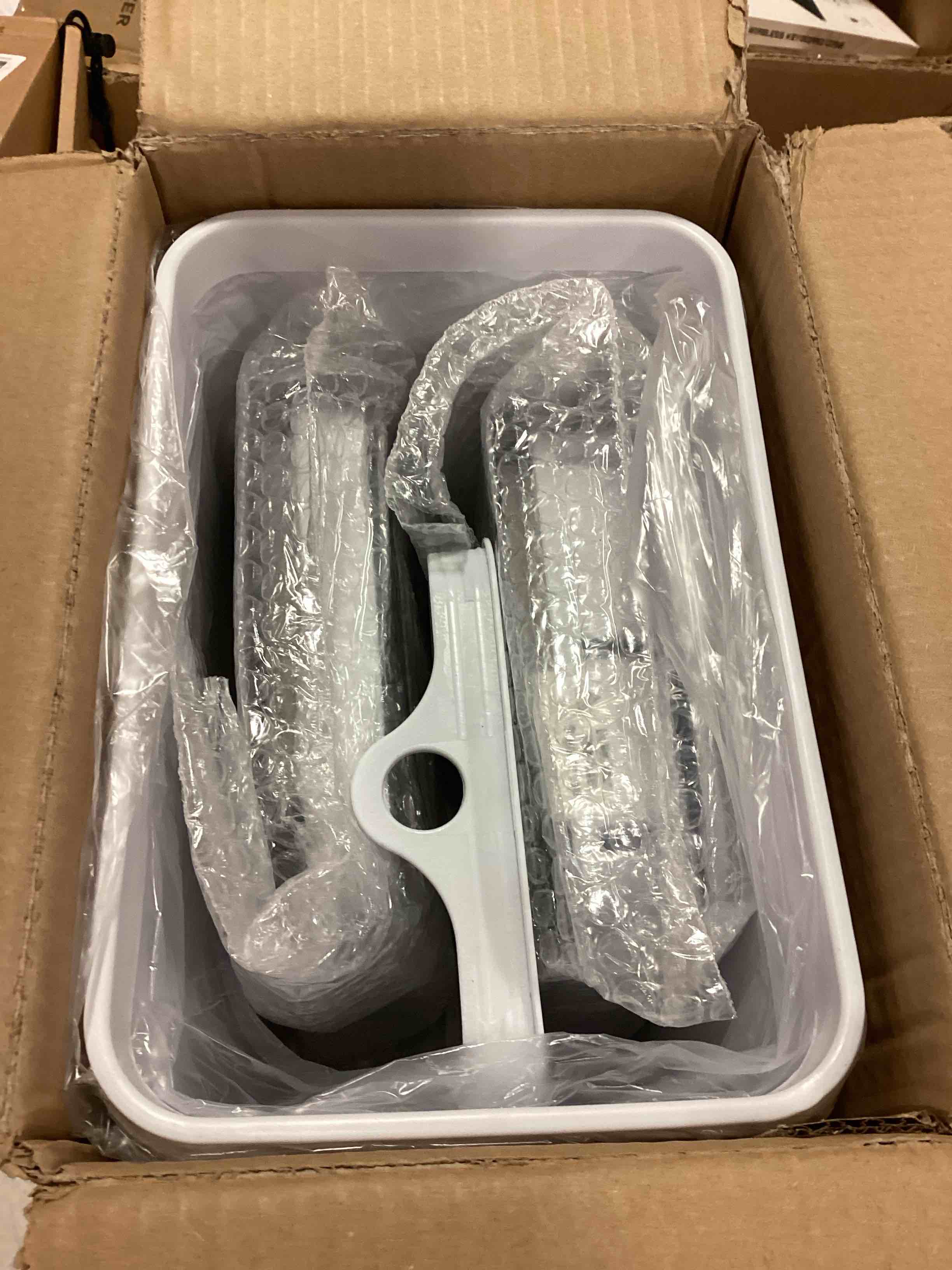 https://s3.amazonaws.com/lotting-images-prod/bidfta/ORG6558301_1718214326406.jpeg