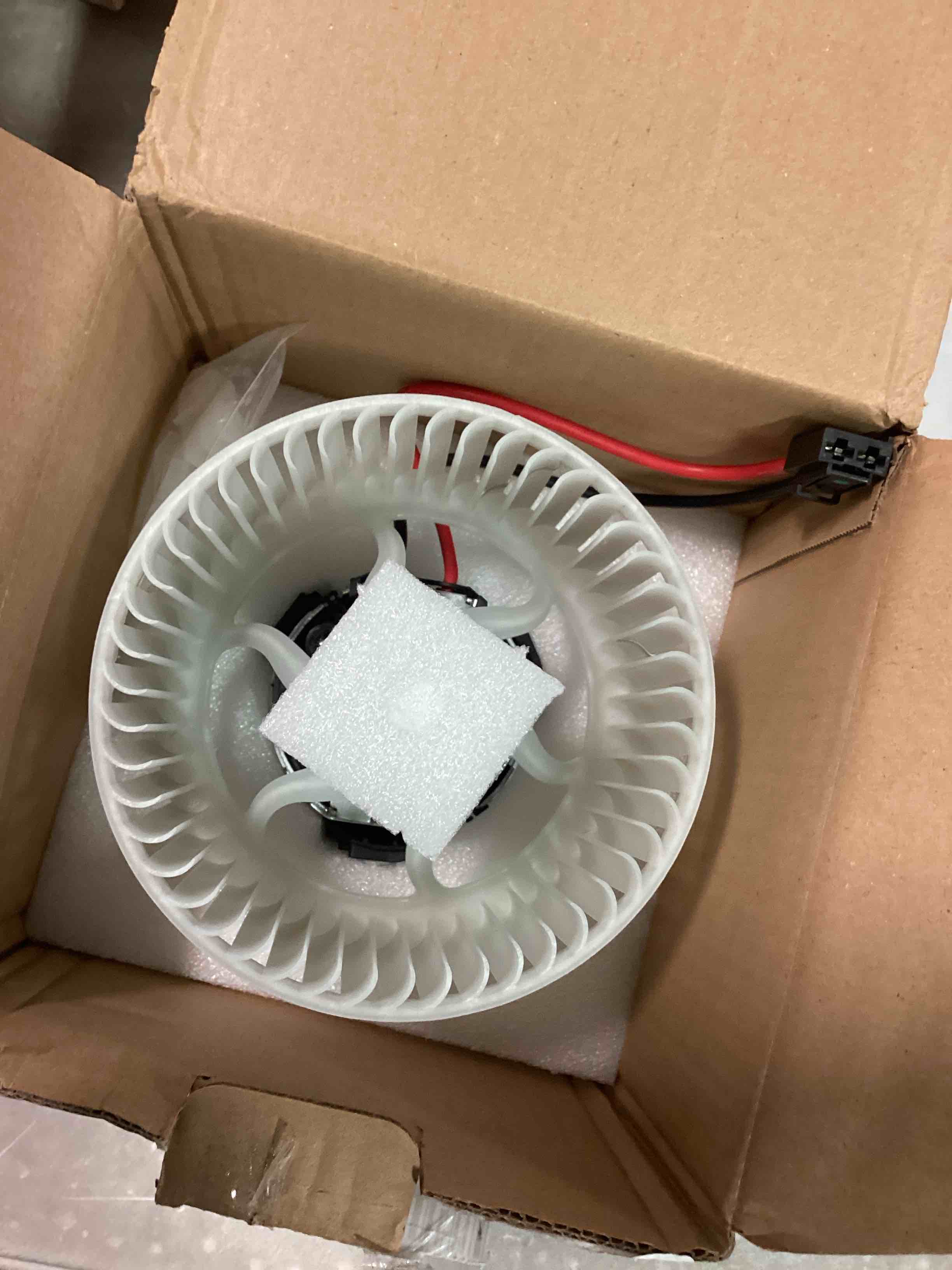 https://s3.amazonaws.com/lotting-images-prod/bidfta/ORG6558604_1717779837776.jpeg