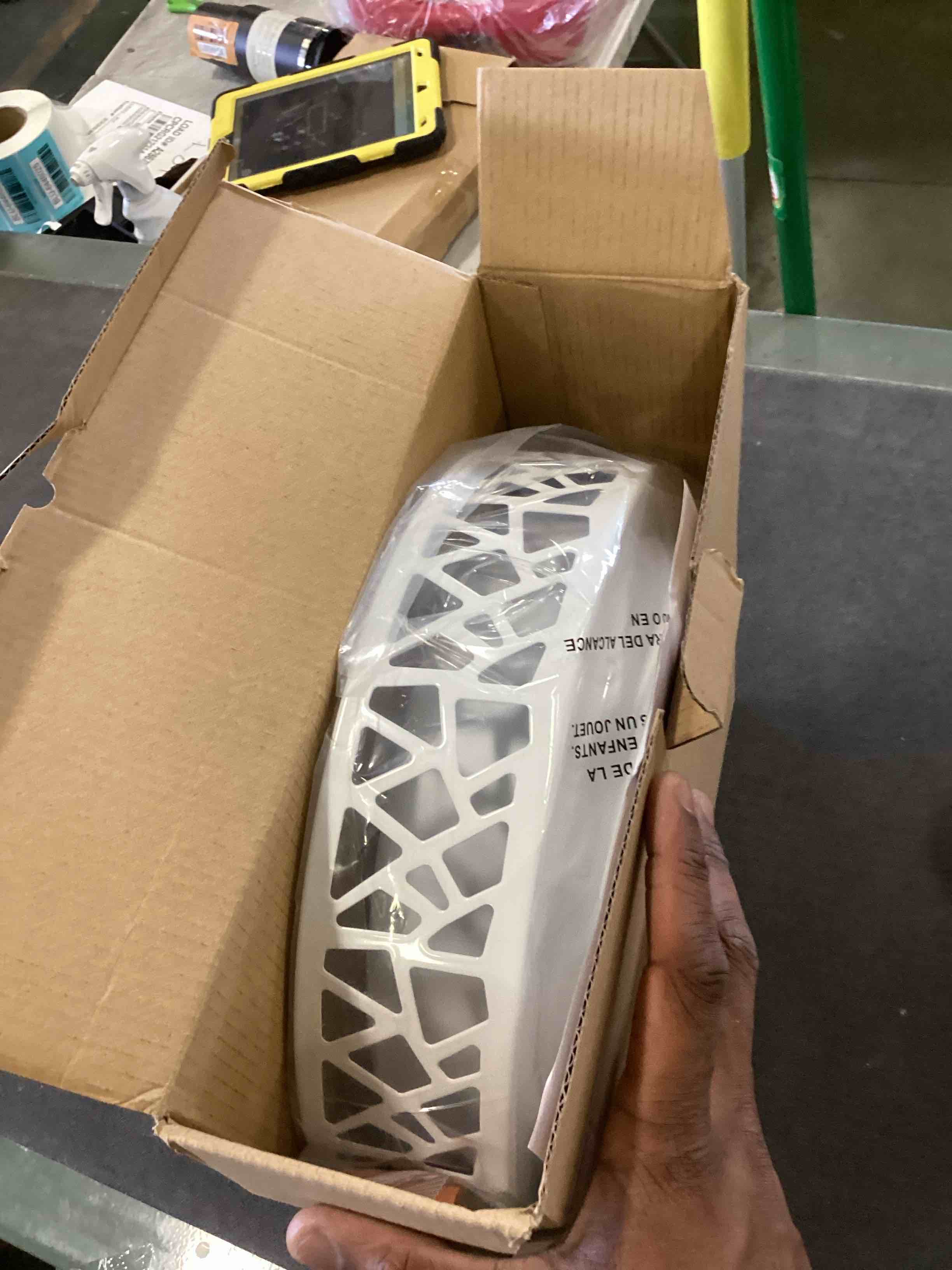 https://s3.amazonaws.com/lotting-images-prod/bidfta/ORG6572666_1717090596420.jpeg