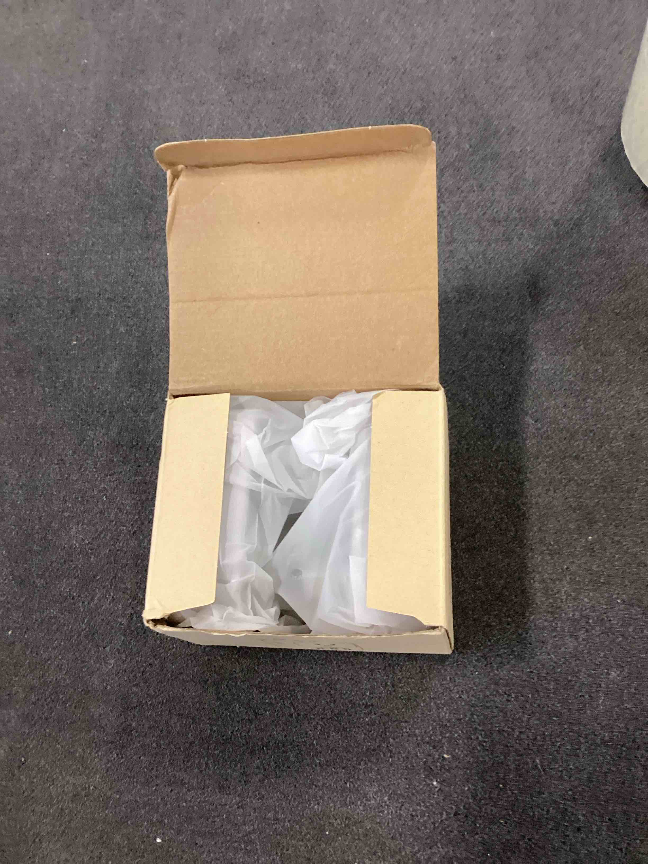 https://s3.amazonaws.com/lotting-images-prod/bidfta/ORG6573259_1717419018595.jpeg