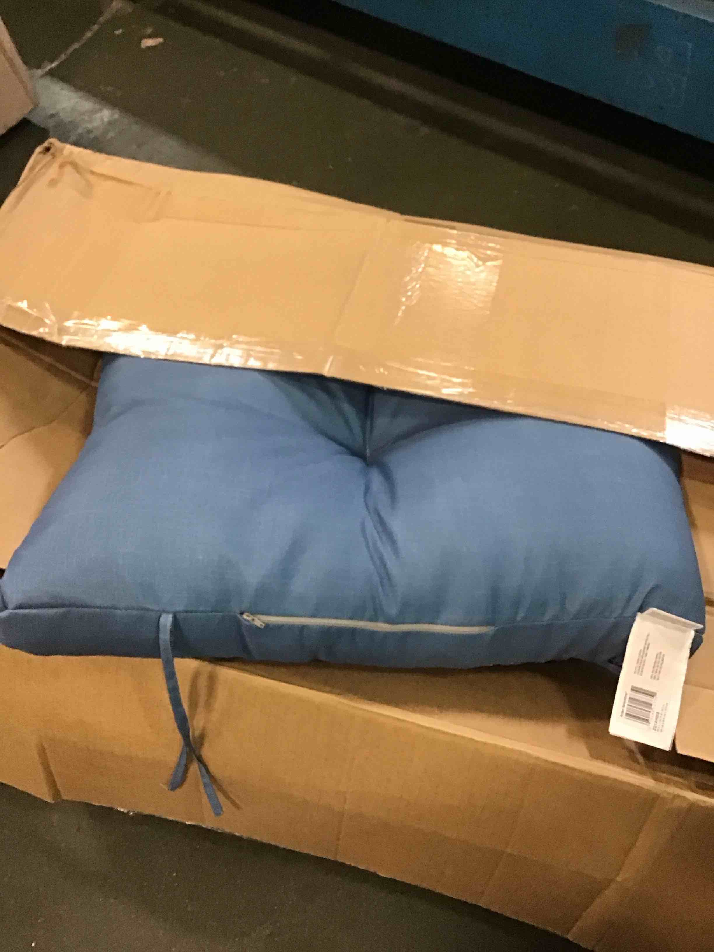 https://s3.amazonaws.com/lotting-images-prod/bidfta/ORG6573611_1716319243464.jpeg