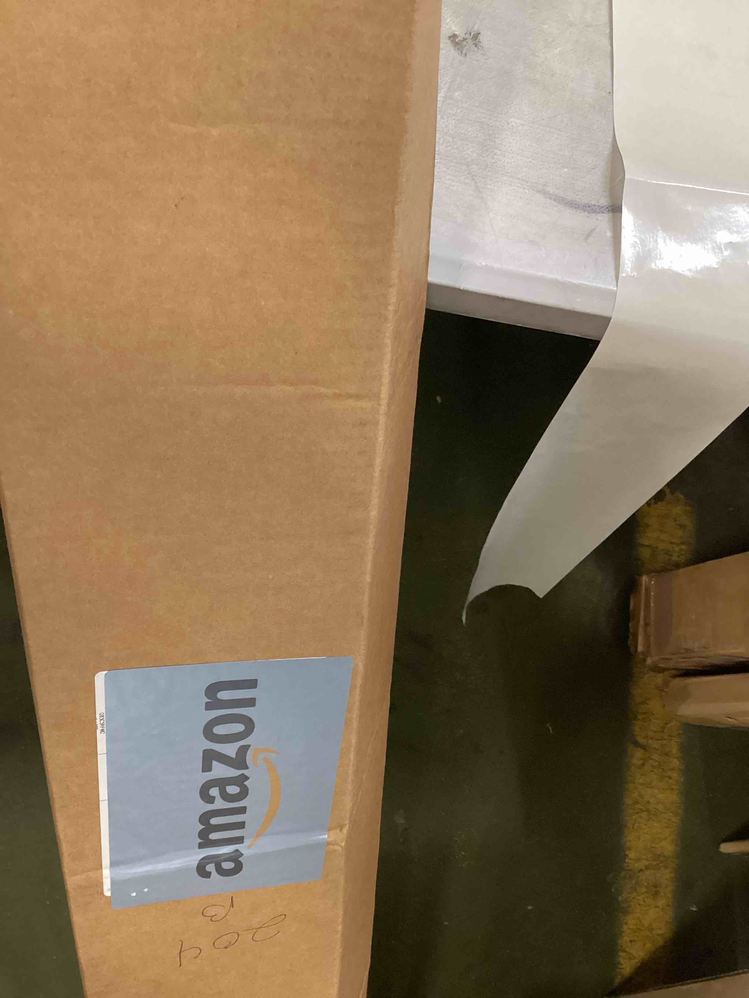 https://s3.amazonaws.com/lotting-images-prod/bidfta/ORG6575017_1716392427171.jpeg