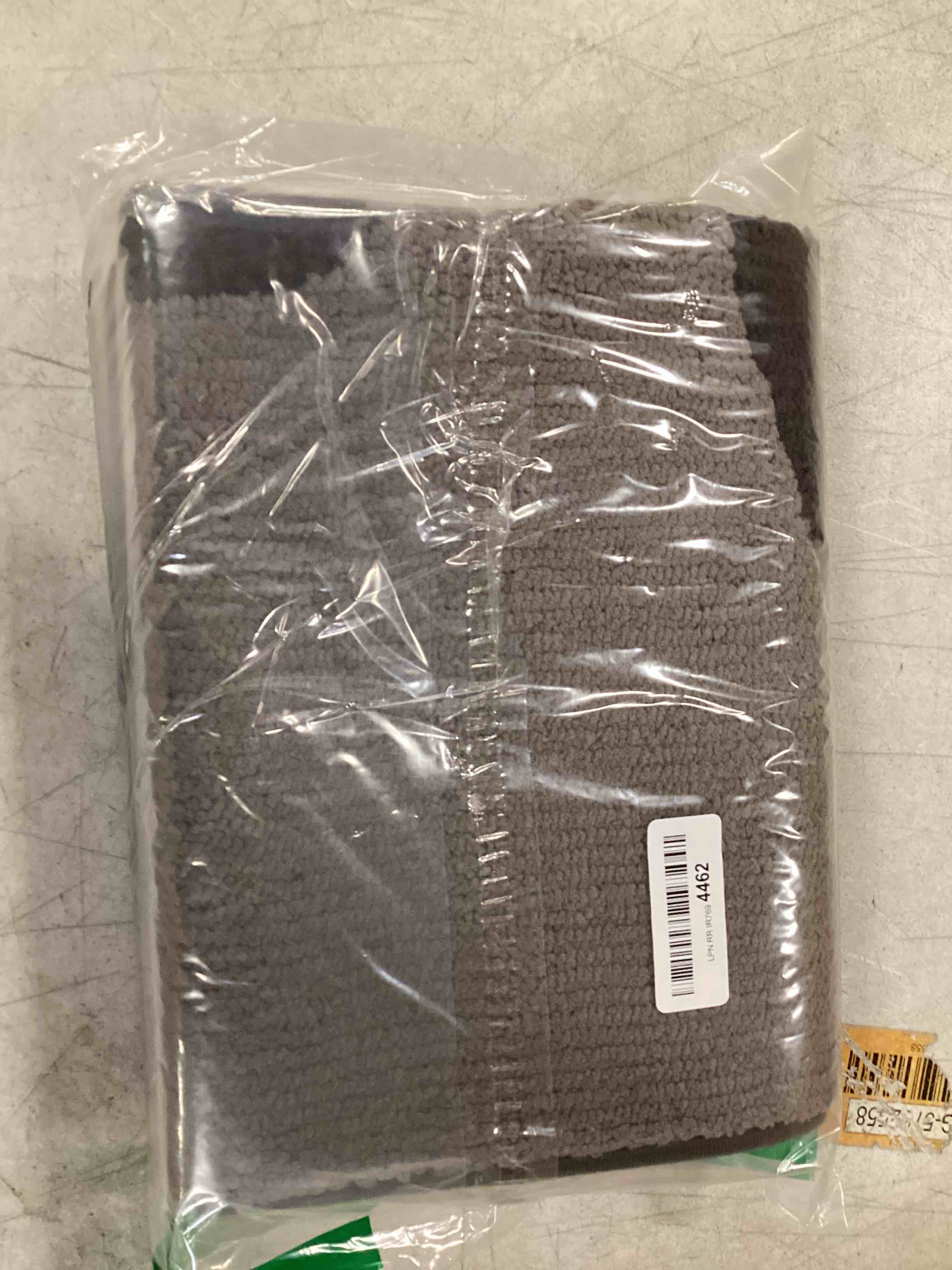 https://s3.amazonaws.com/lotting-images-prod/bidfta/ORG6577701_1717159317027.jpeg