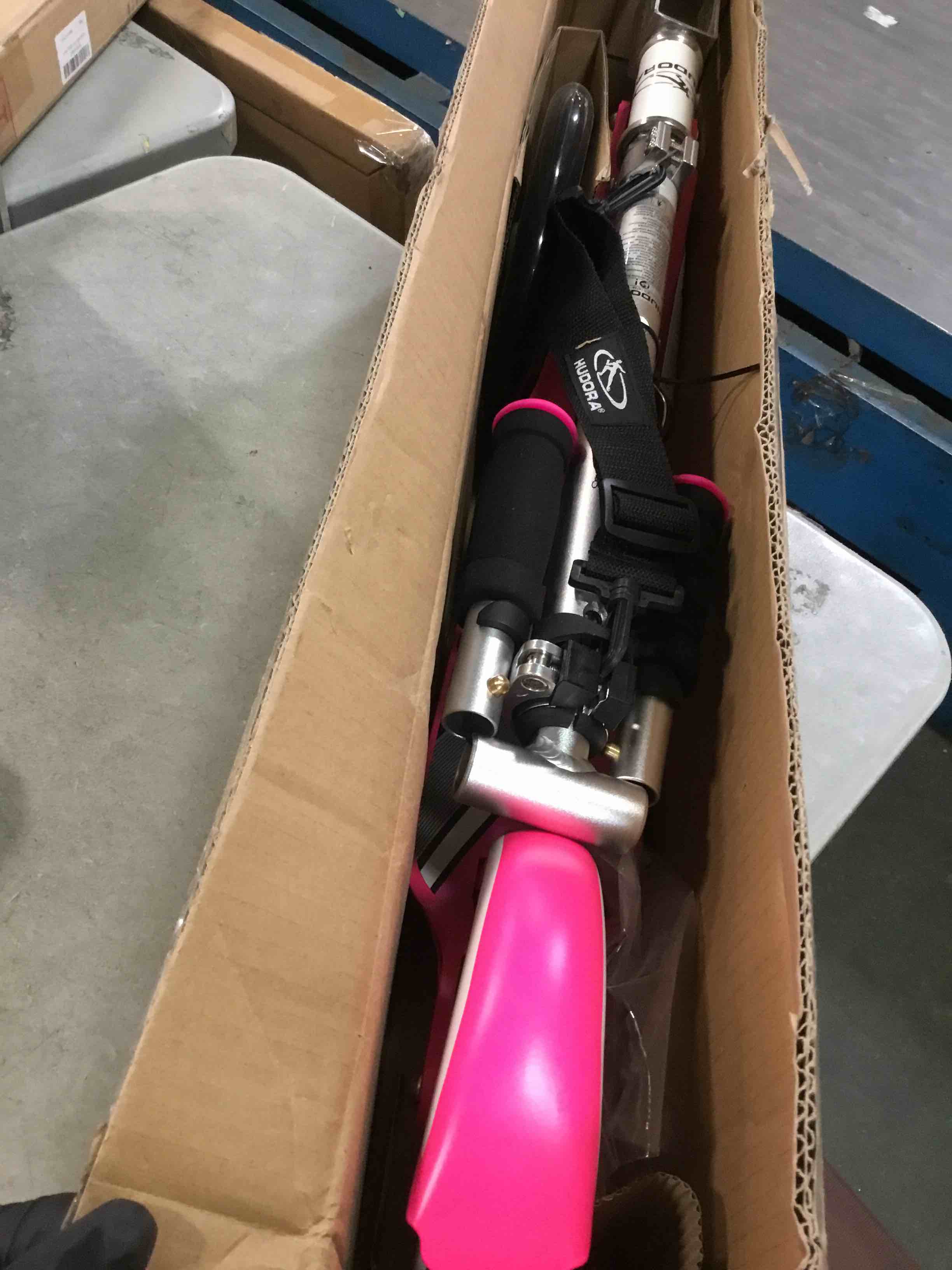 https://s3.amazonaws.com/lotting-images-prod/bidfta/ORG6579992_1716576419792.jpeg