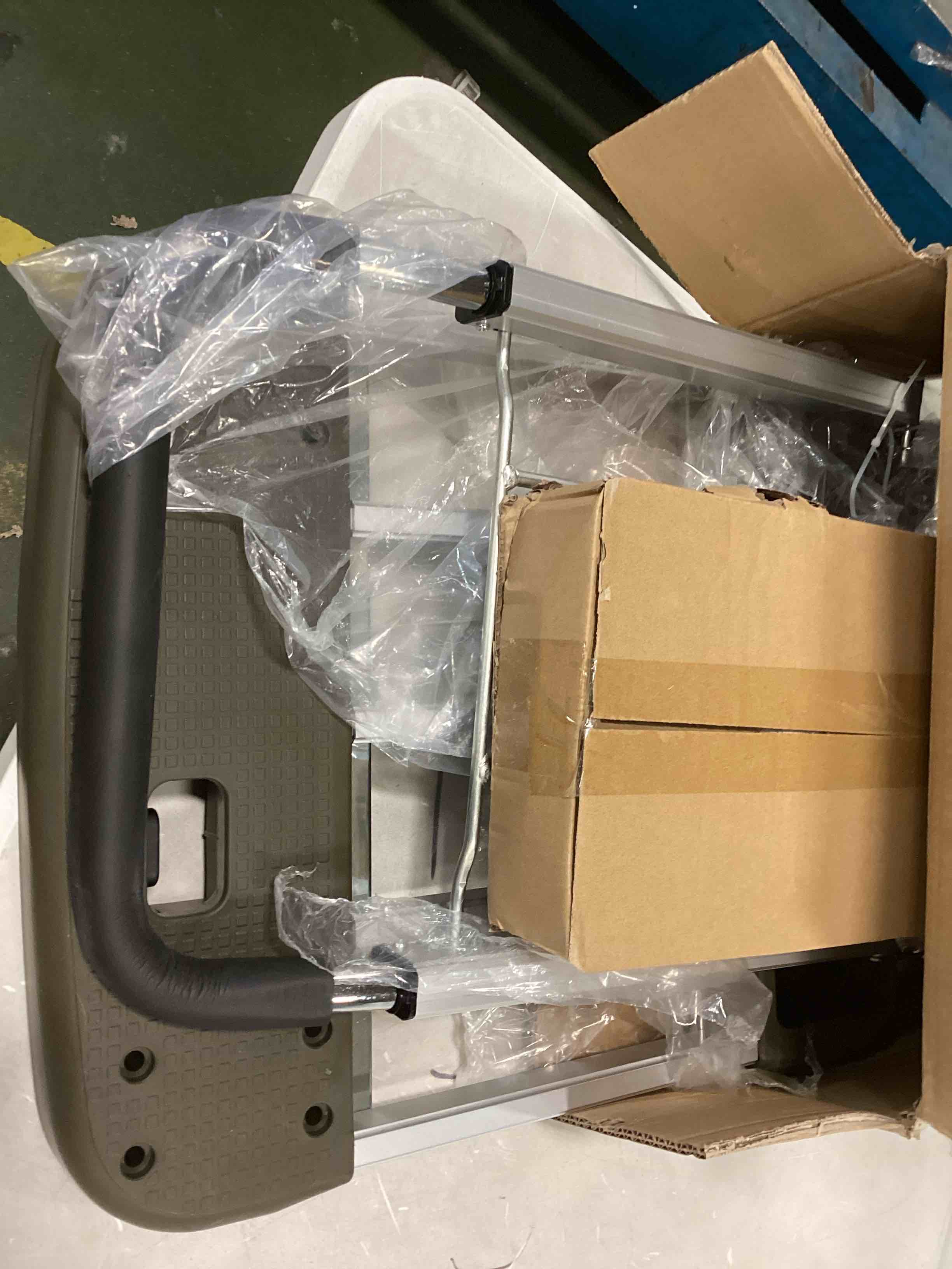 https://s3.amazonaws.com/lotting-images-prod/bidfta/ORG6580716_1717067776104.jpeg