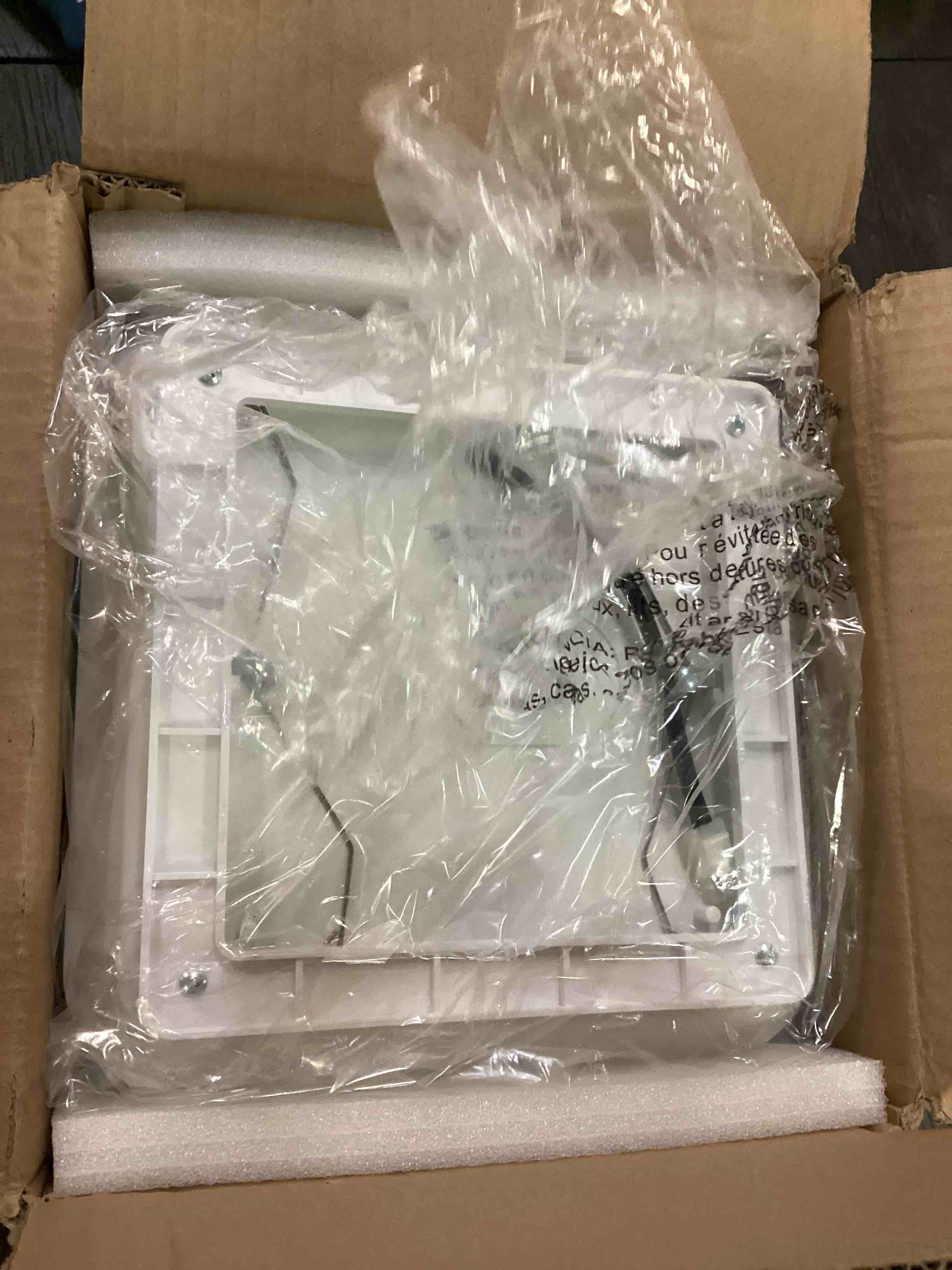 https://s3.amazonaws.com/lotting-images-prod/bidfta/ORG6586473_1718885112329.jpeg