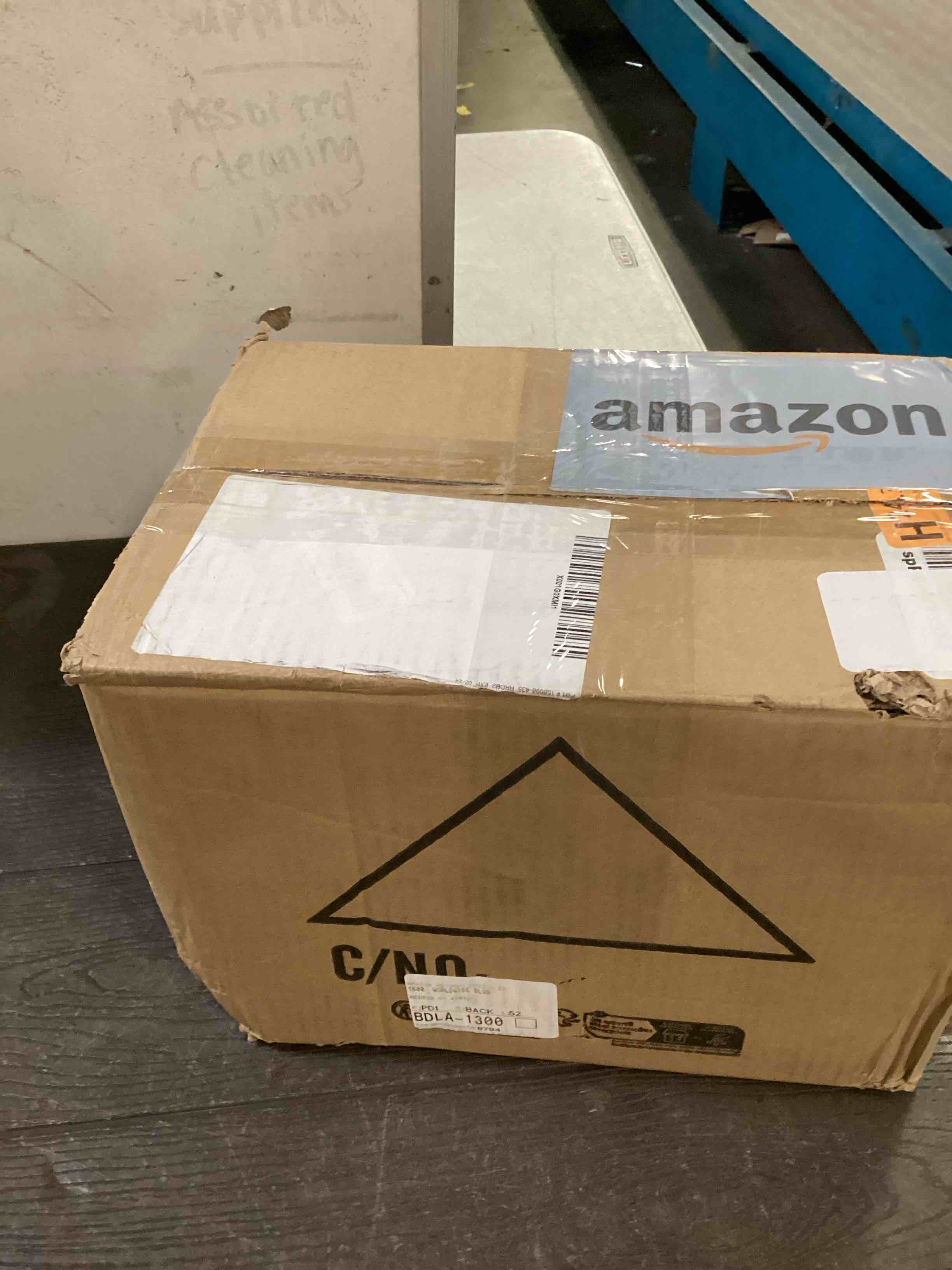 https://s3.amazonaws.com/lotting-images-prod/bidfta/ORG6586612_1718906392641.jpeg