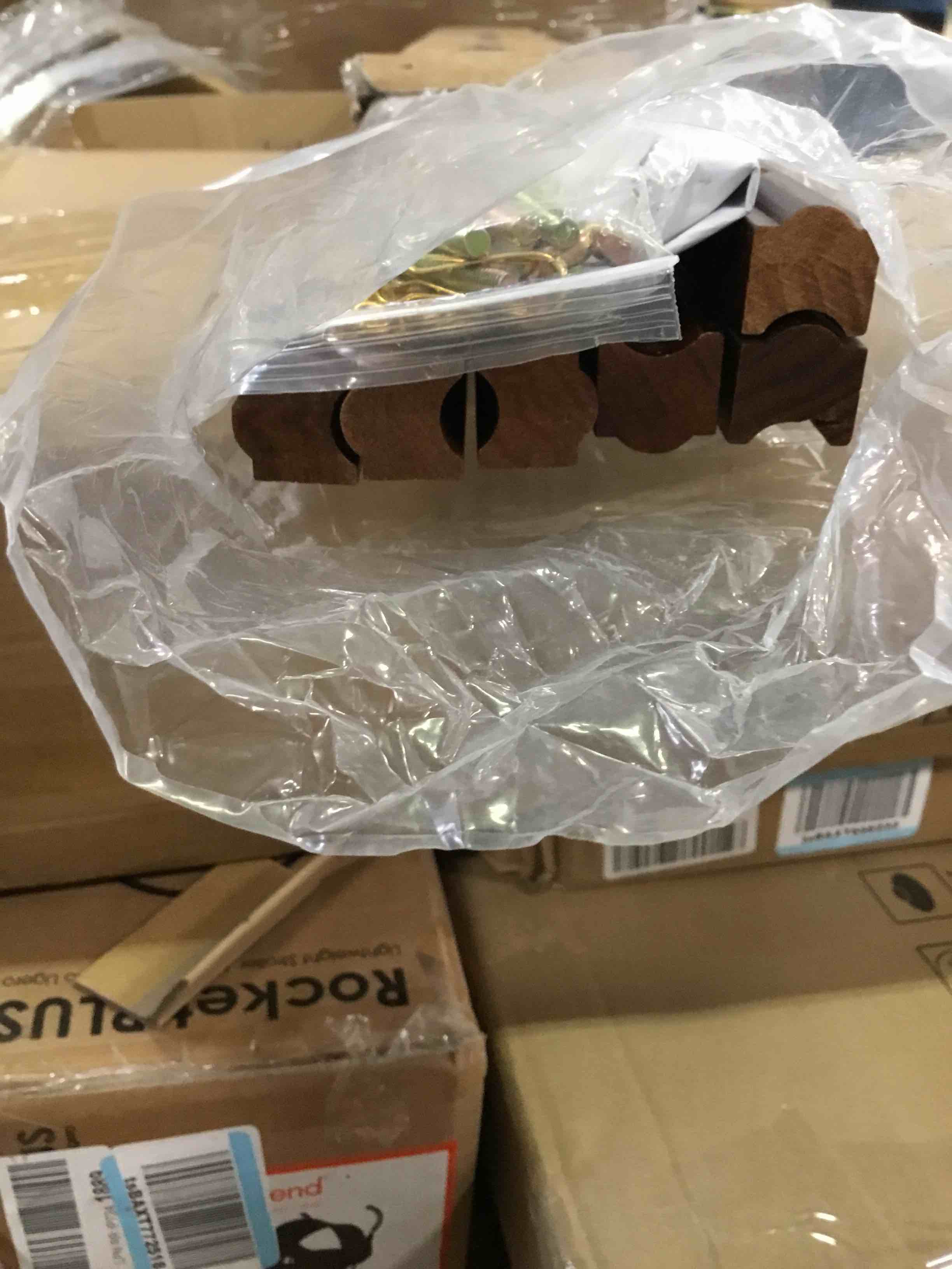 https://s3.amazonaws.com/lotting-images-prod/bidfta/ORG6588143_1721047631386.jpeg
