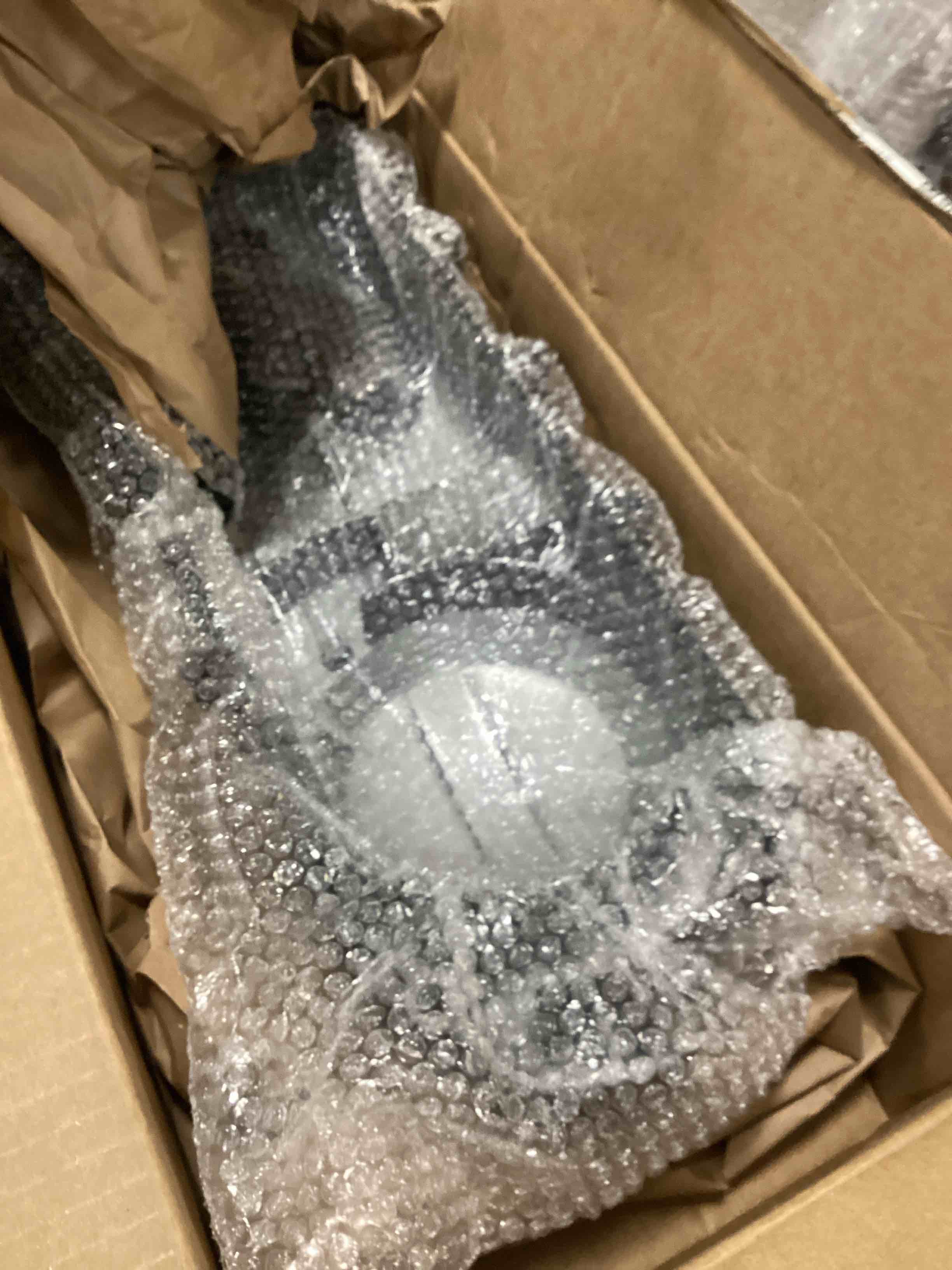 https://s3.amazonaws.com/lotting-images-prod/bidfta/ORG6595674_1720806026770.jpeg