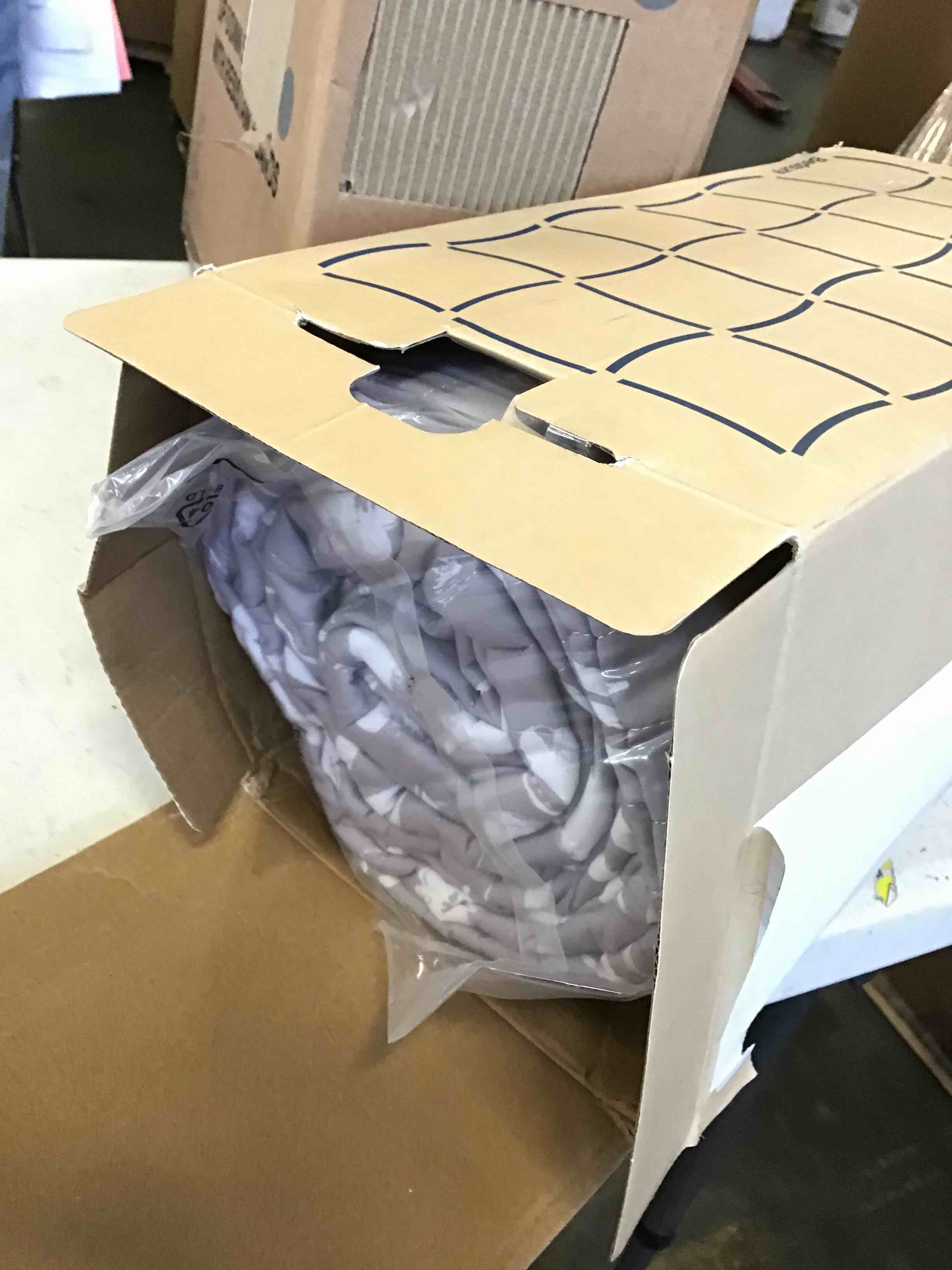 https://s3.amazonaws.com/lotting-images-prod/bidfta/ORG6596520_1716389230658.jpeg