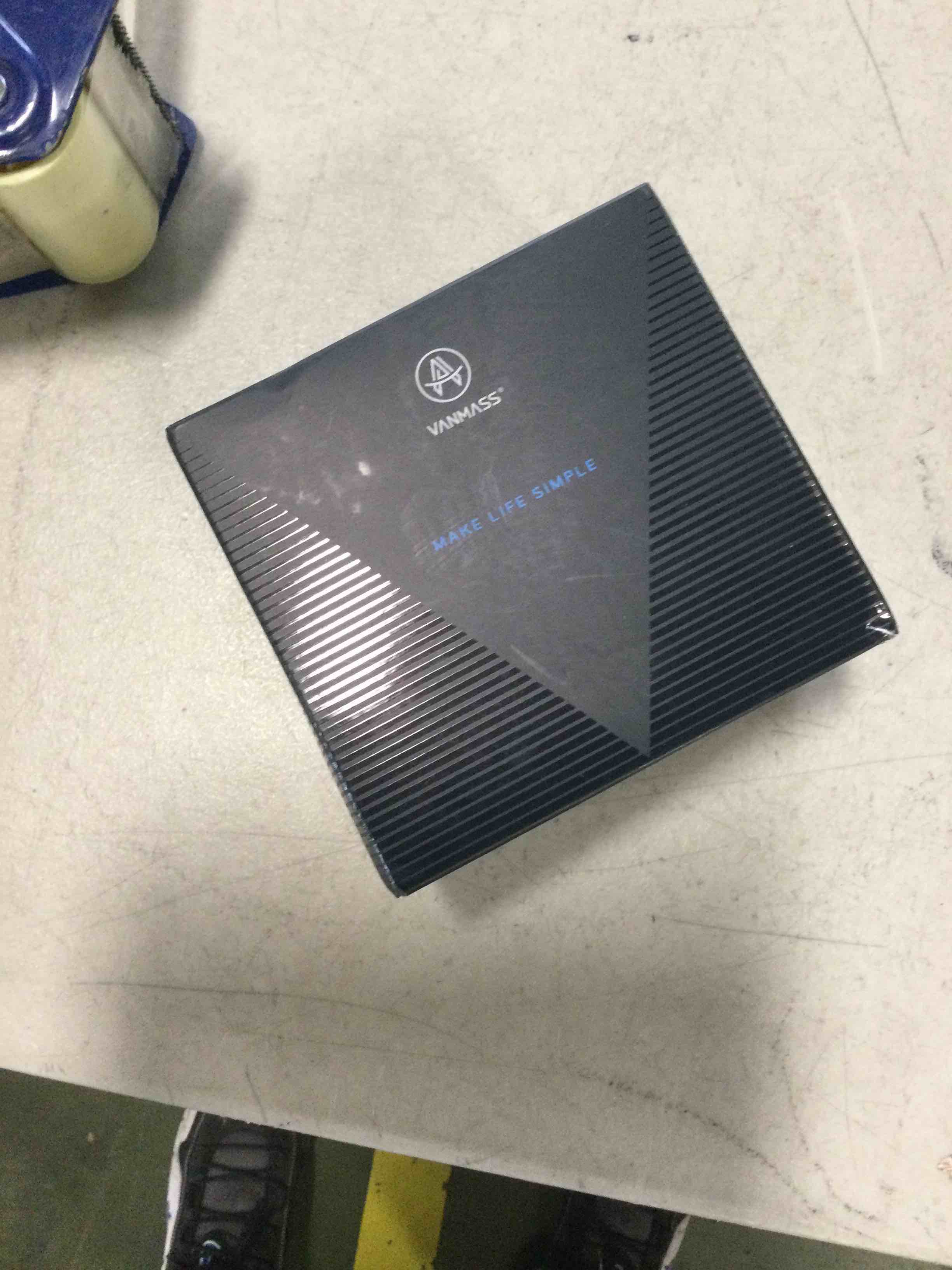 https://s3.amazonaws.com/lotting-images-prod/bidfta/ORG6598087_1716387937781.jpeg