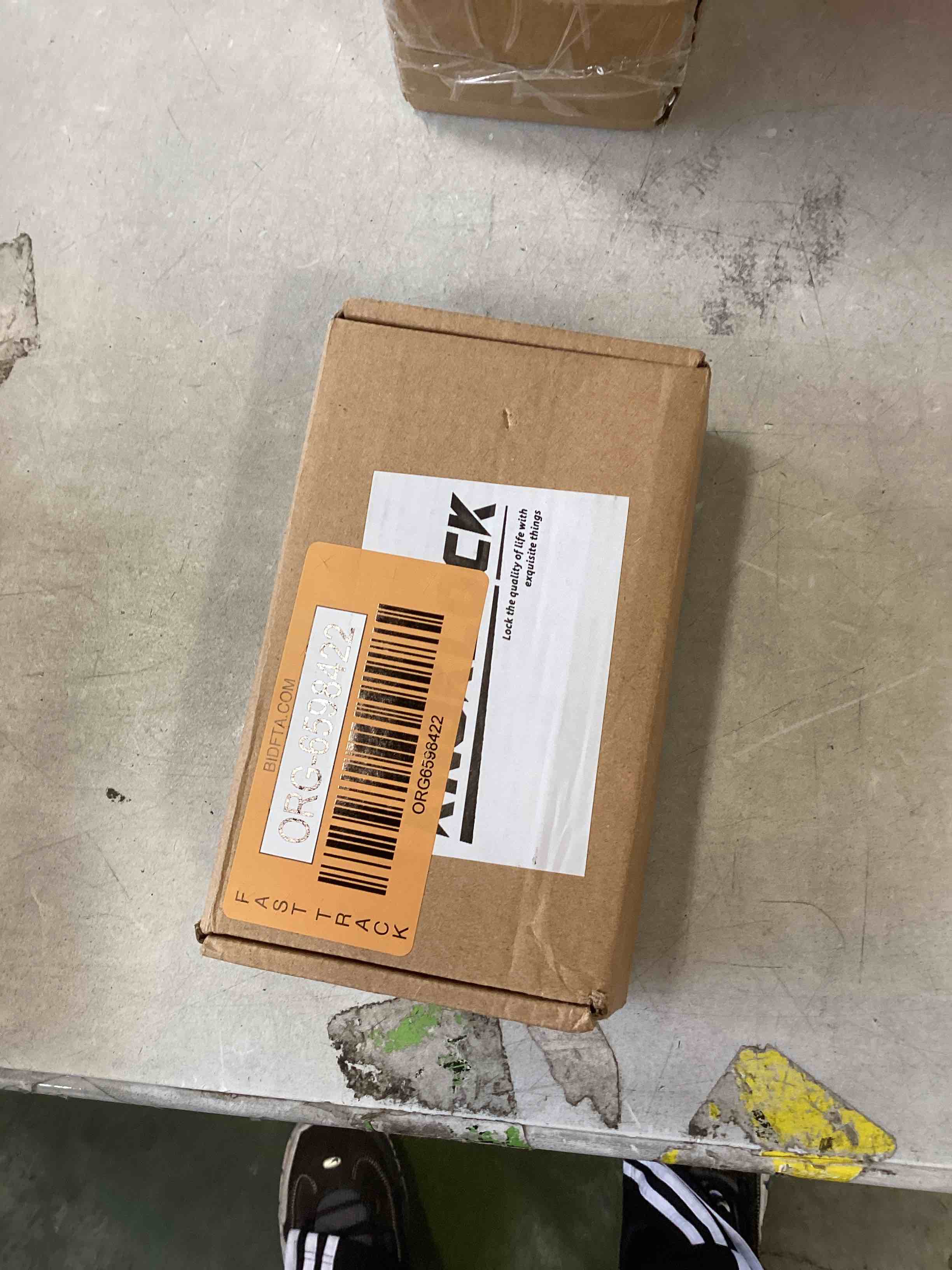 https://s3.amazonaws.com/lotting-images-prod/bidfta/ORG6598422_1716474672871.jpeg