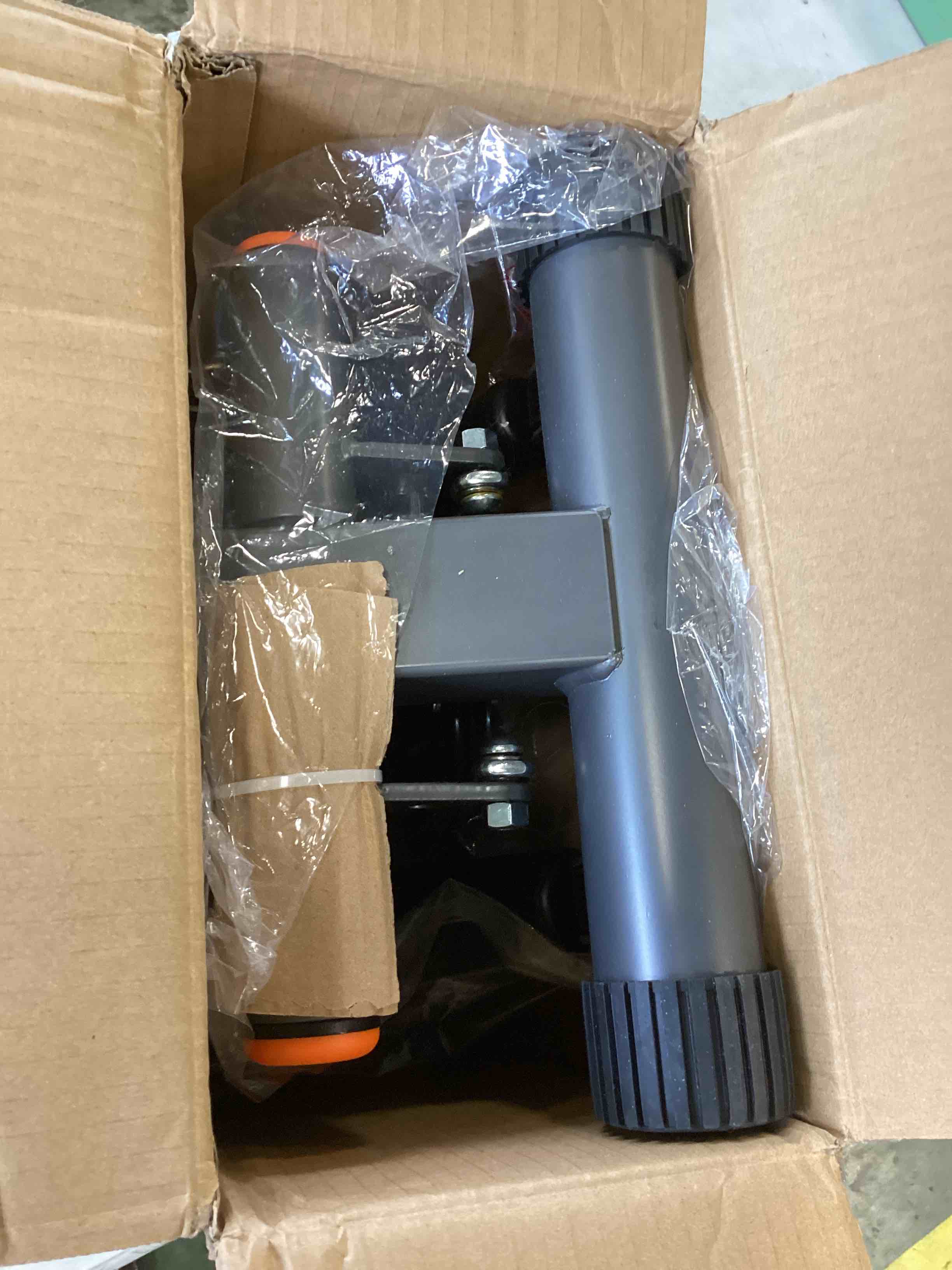 https://s3.amazonaws.com/lotting-images-prod/bidfta/ORG6598539_1716489570391.jpeg