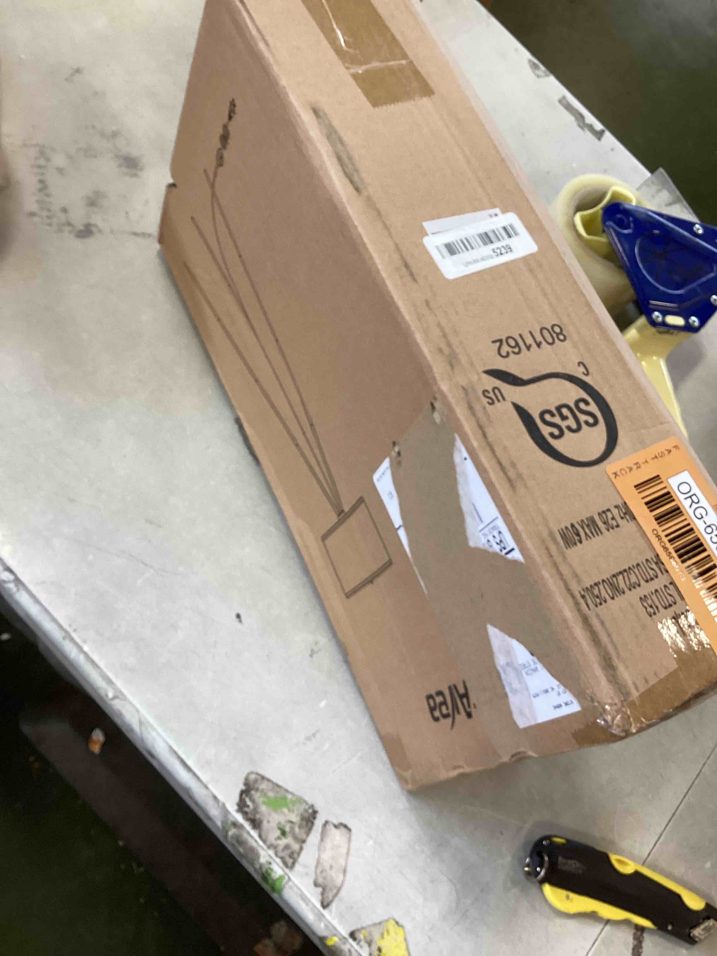 https://s3.amazonaws.com/lotting-images-prod/bidfta/ORG6598573_1716492352475.jpeg