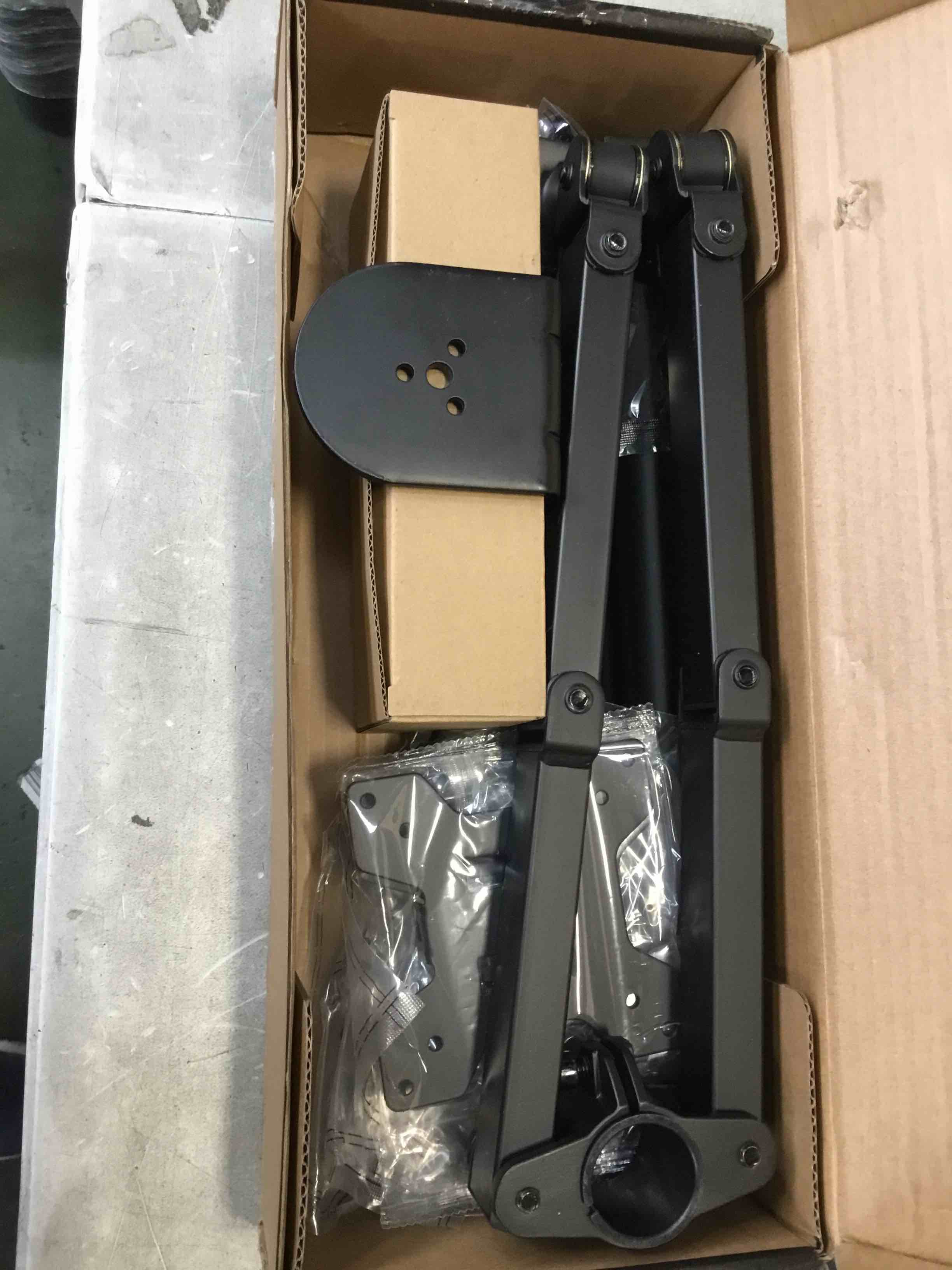 https://s3.amazonaws.com/lotting-images-prod/bidfta/ORG6599683_1715266639811.jpeg