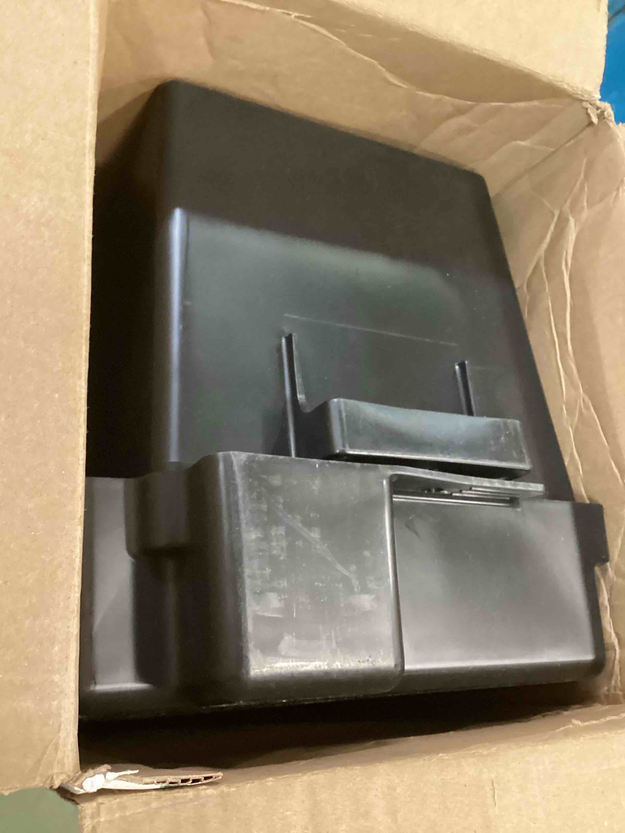 https://s3.amazonaws.com/lotting-images-prod/bidfta/ORG6603275_1716313337404.jpeg