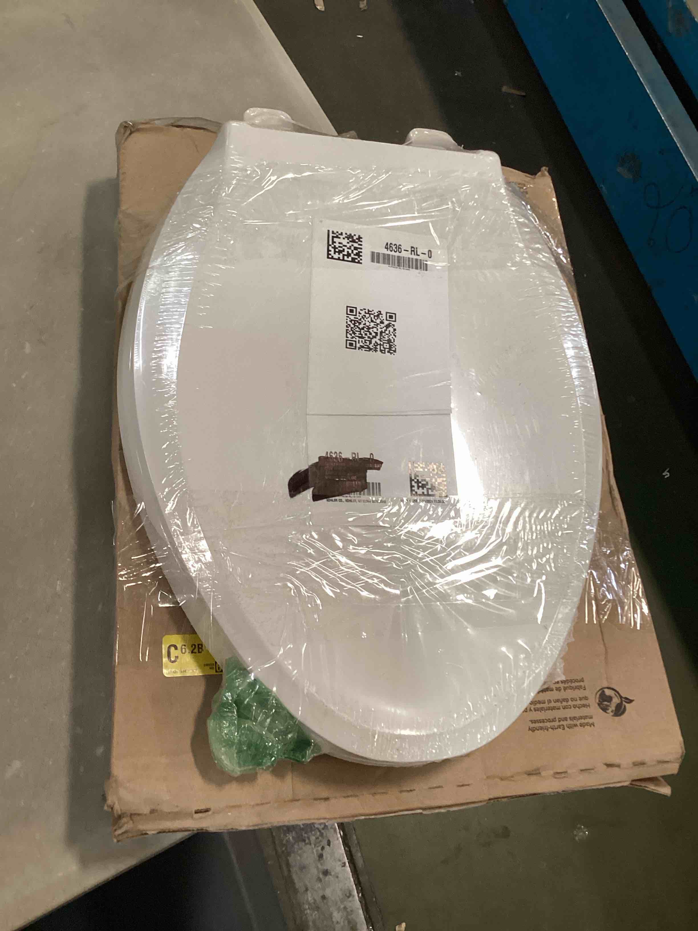 Assortment of Round Bowl Seats, fits all round toilets, different styles and different sizes, from different brands,