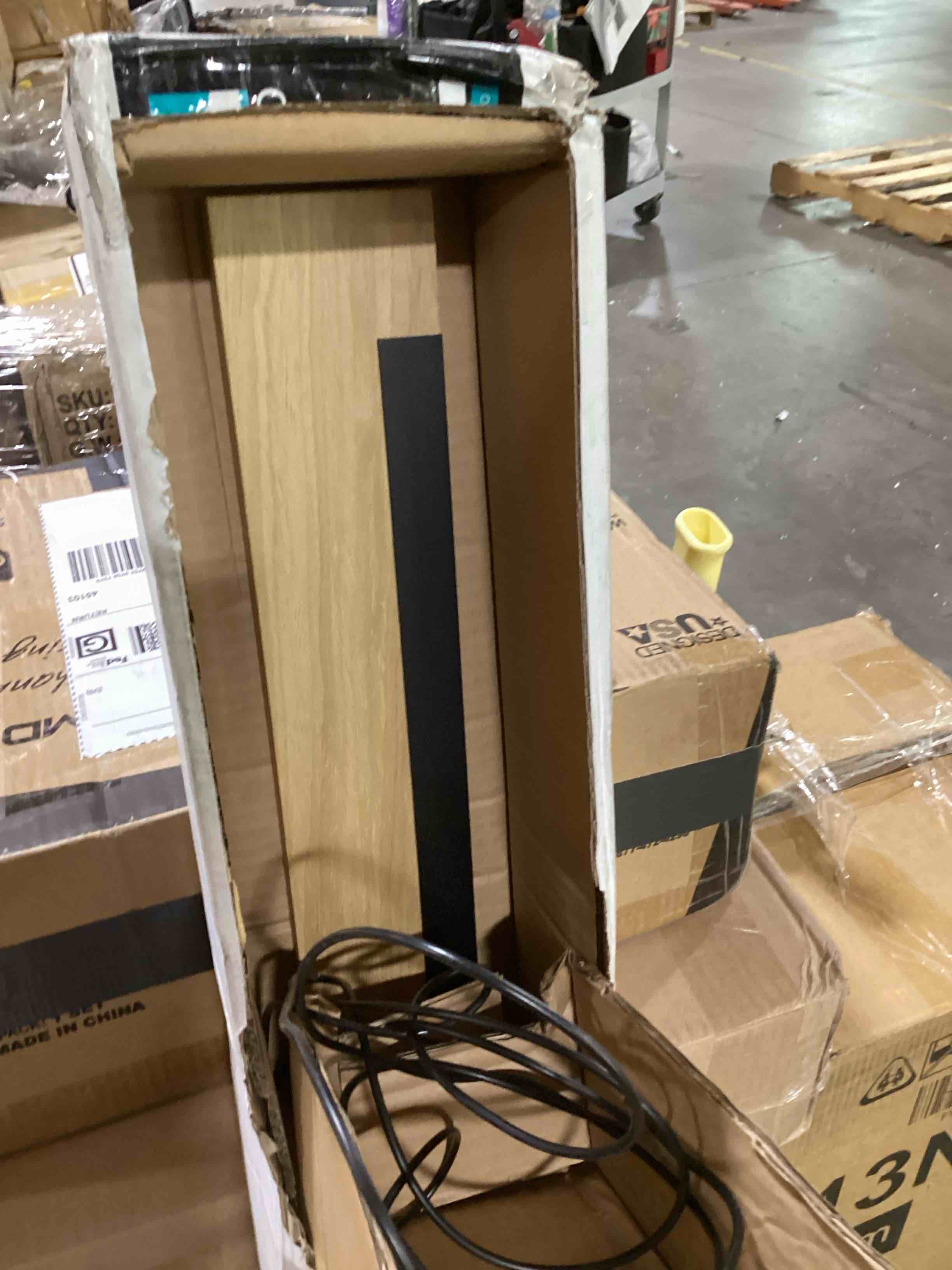https://s3.amazonaws.com/lotting-images-prod/bidfta/ORG6608536_1721840839471.jpeg