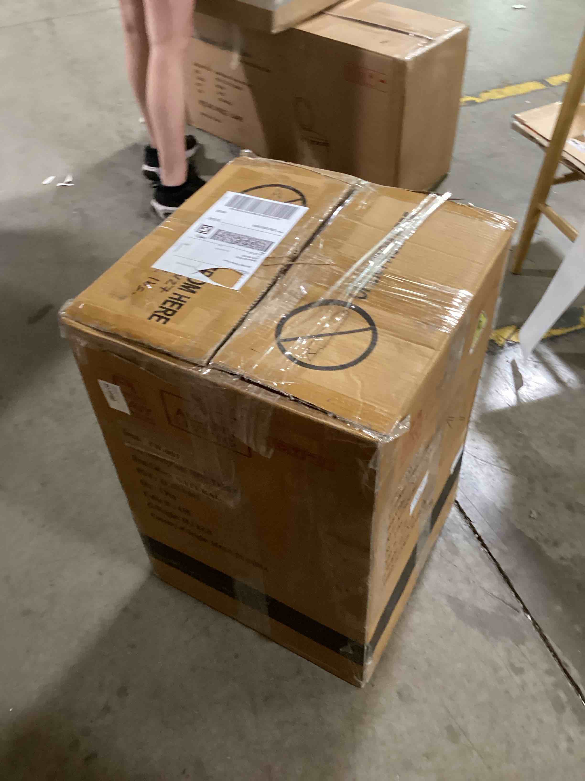 https://s3.amazonaws.com/lotting-images-prod/bidfta/ORG6608895_1722019791011.jpeg