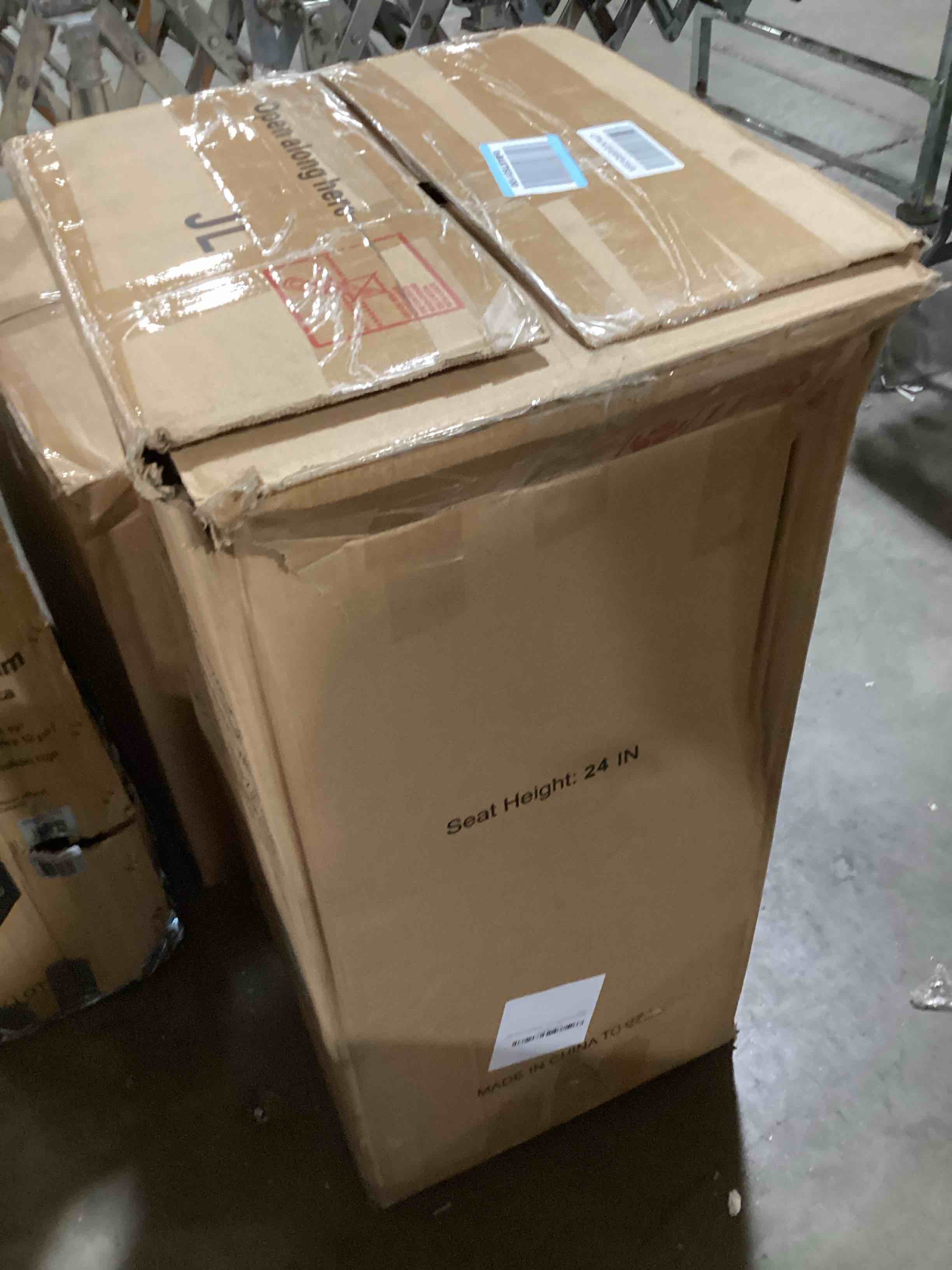 https://s3.amazonaws.com/lotting-images-prod/bidfta/ORG6617063_1721139138057.jpeg