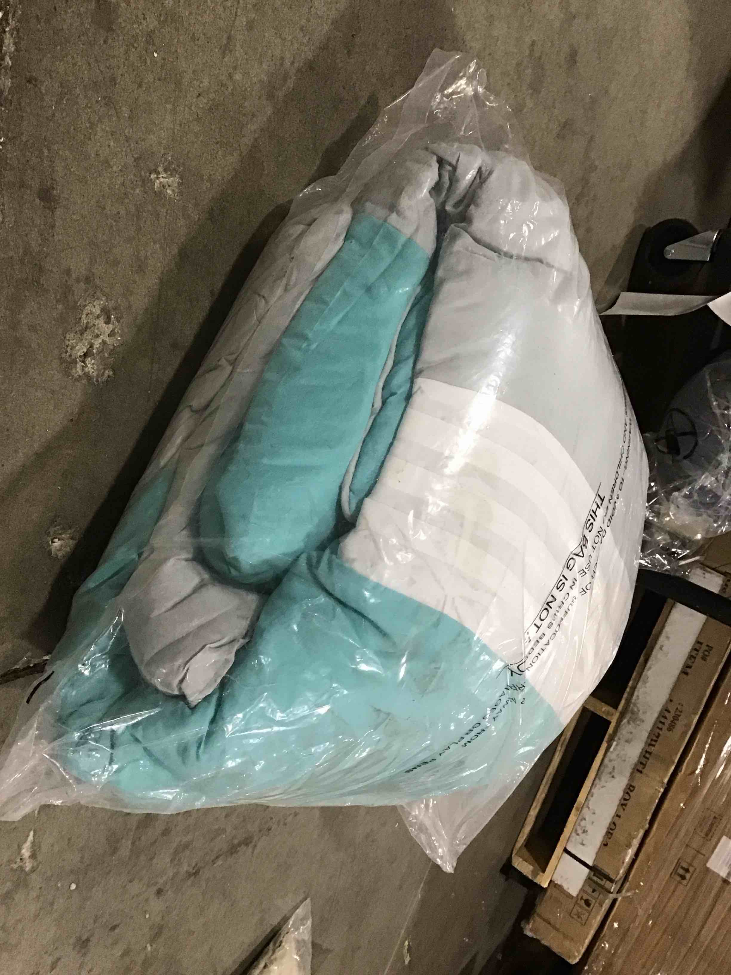 https://s3.amazonaws.com/lotting-images-prod/bidfta/ORG6619664_1724355890050.jpeg