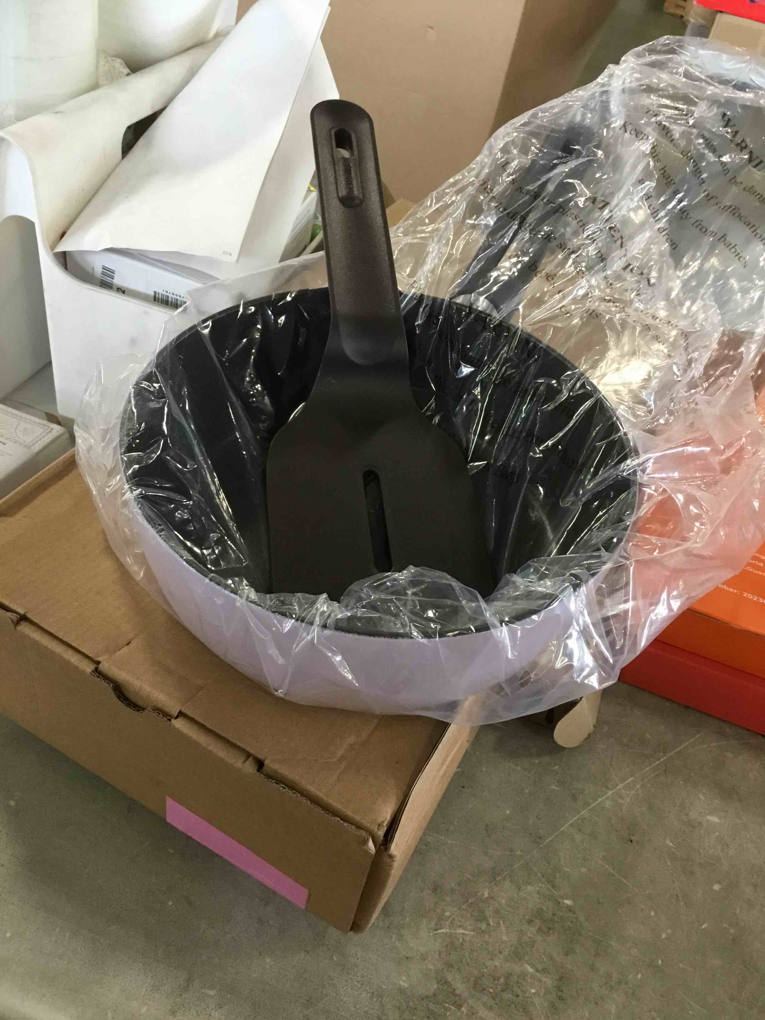 https://s3.amazonaws.com/lotting-images-prod/bidfta/ORG6623808_1716395694175.jpeg