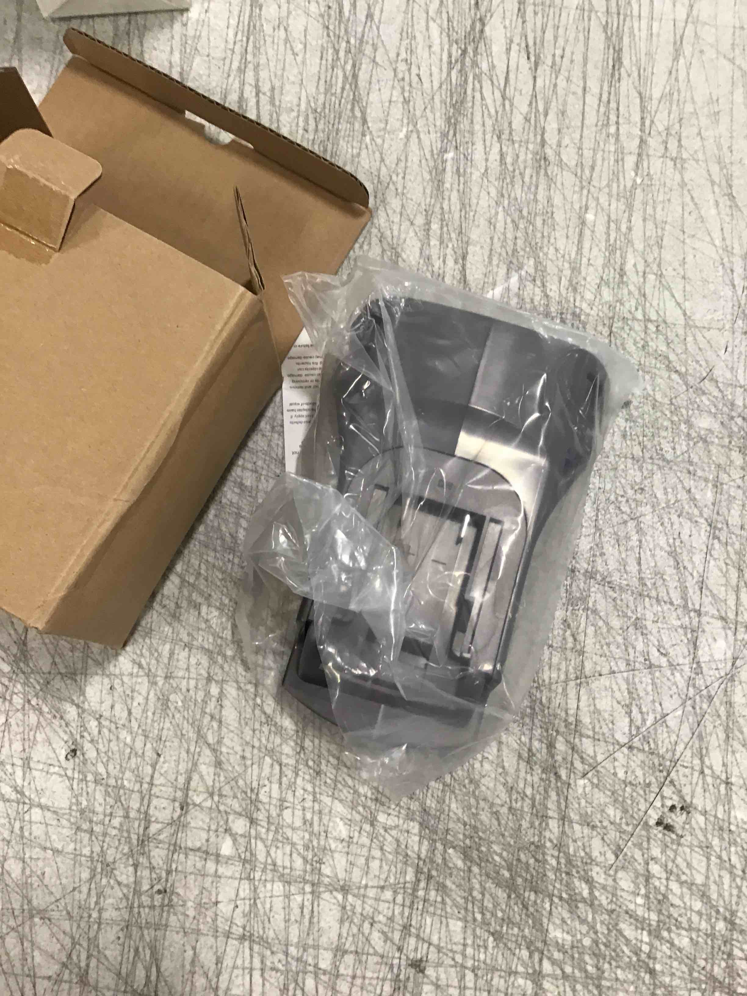 https://s3.amazonaws.com/lotting-images-prod/bidfta/ORG6627625_1715859295707.jpeg