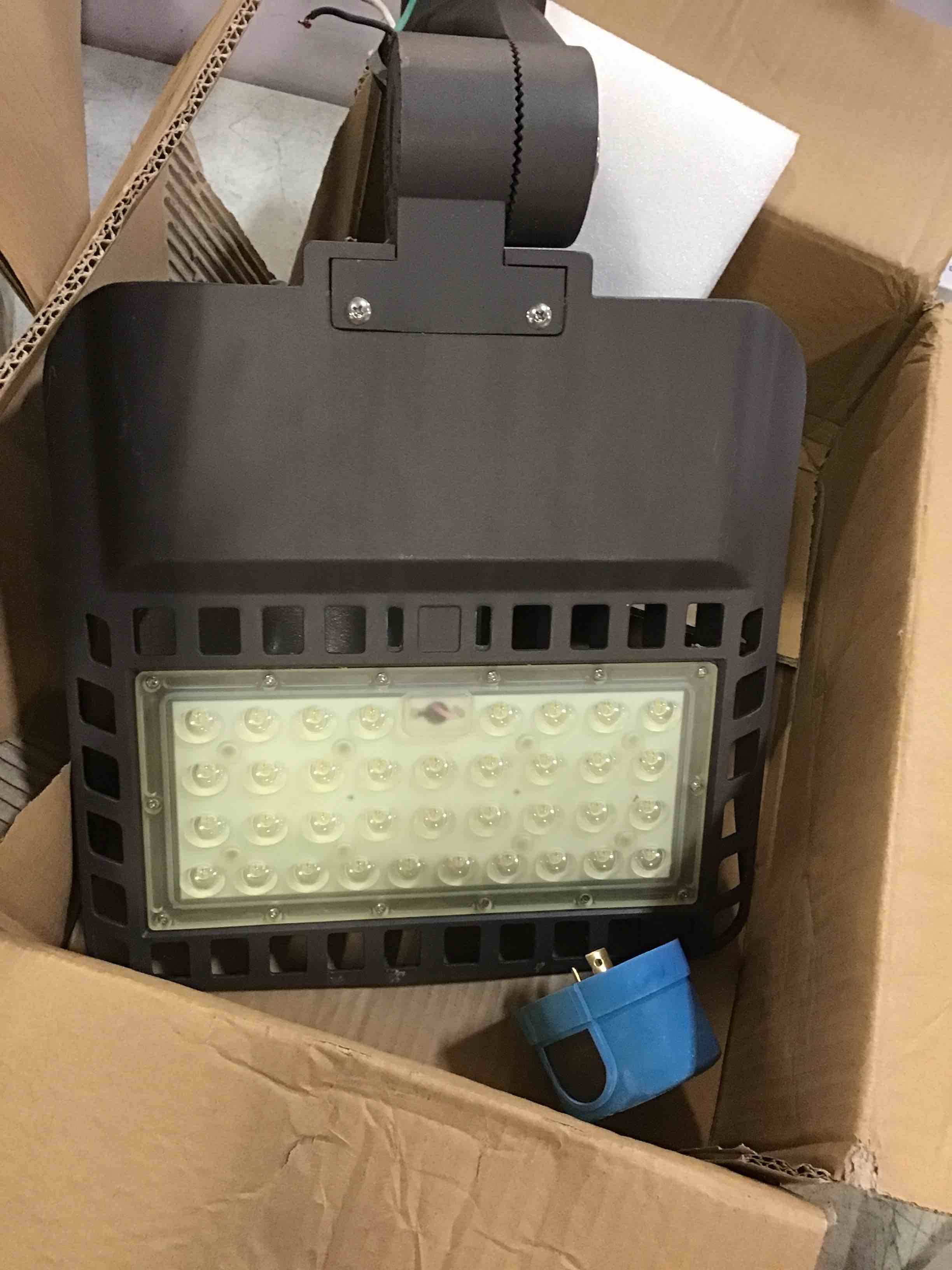 https://s3.amazonaws.com/lotting-images-prod/bidfta/ORG6628221_1716045216817.jpeg