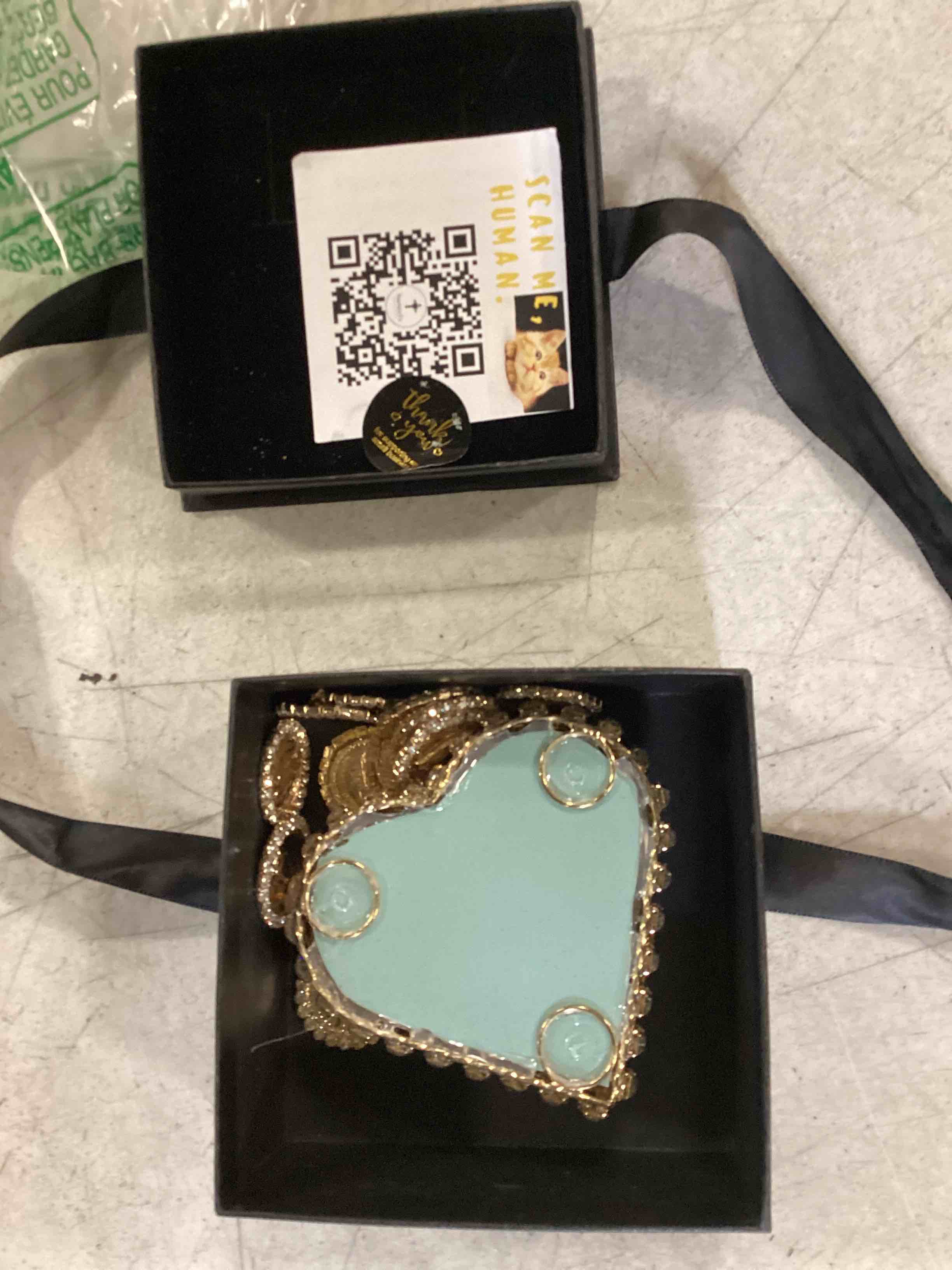 https://s3.amazonaws.com/lotting-images-prod/bidfta/ORG6630064_1716302813563.jpeg