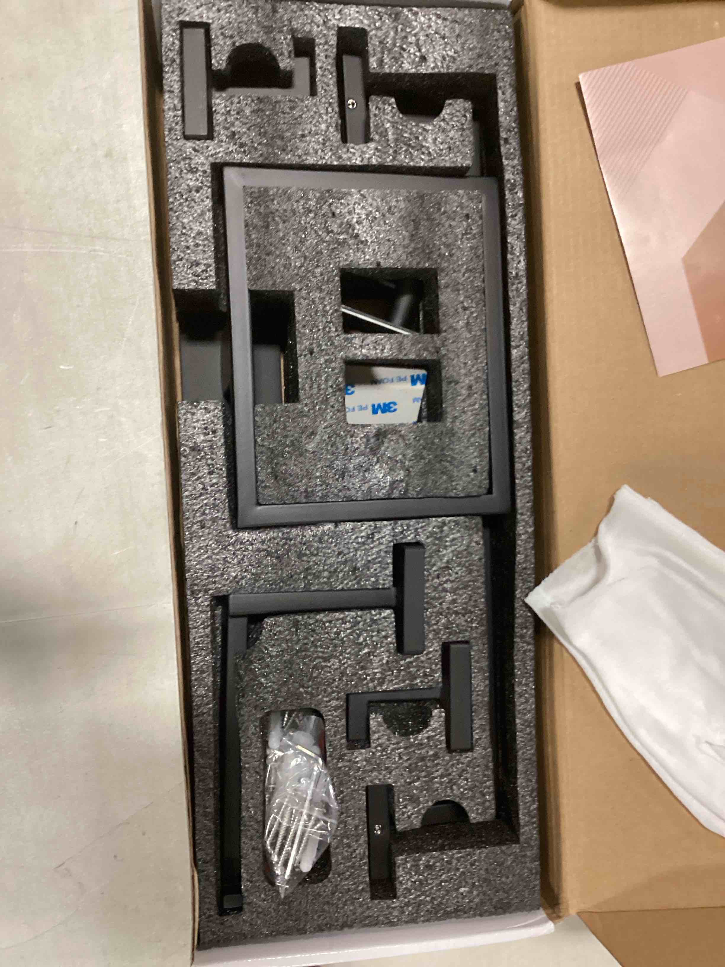 https://s3.amazonaws.com/lotting-images-prod/bidfta/ORG6630399_1716578983043.jpeg