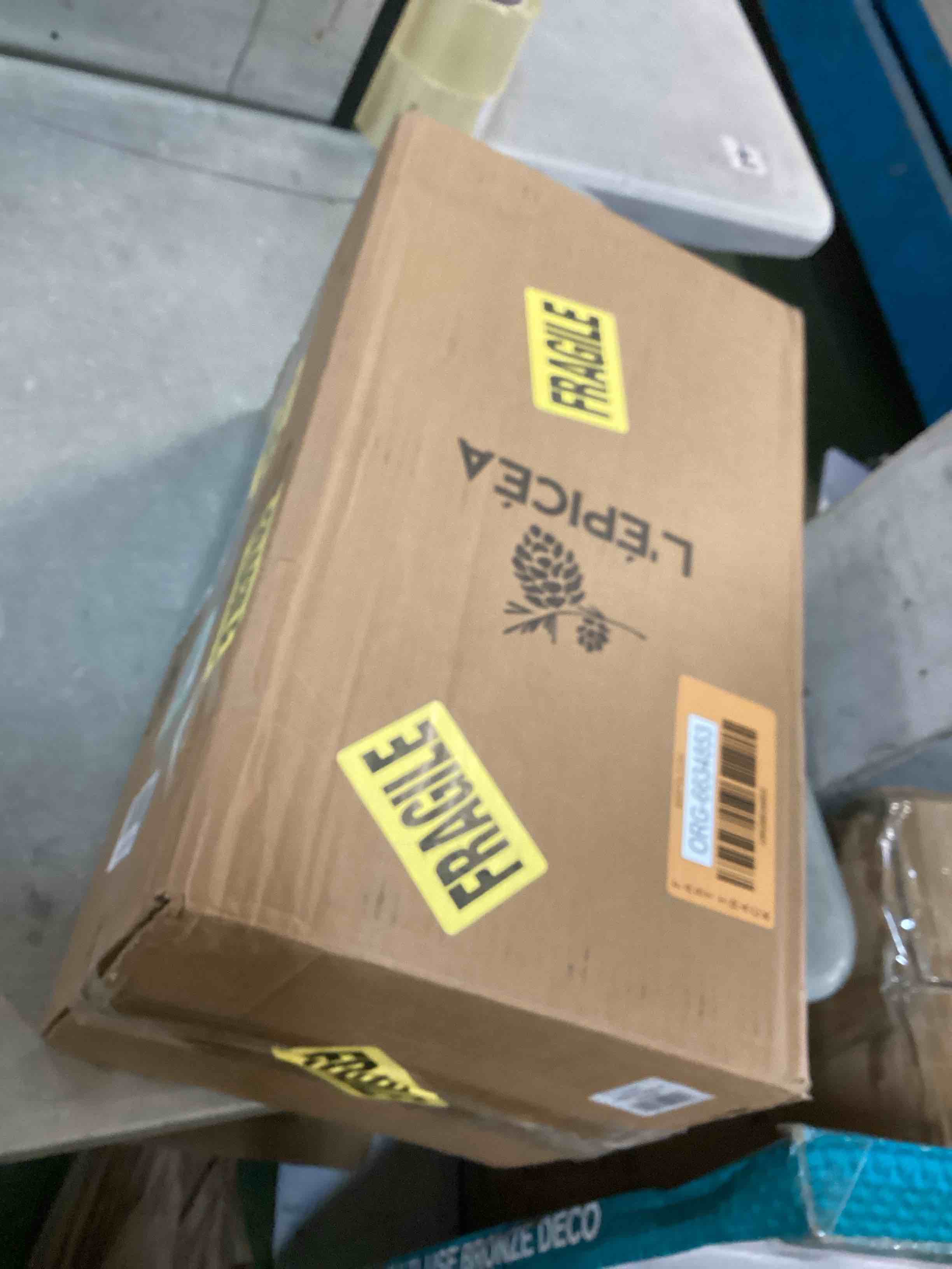 https://s3.amazonaws.com/lotting-images-prod/bidfta/ORG6634853_1724082516555.jpeg