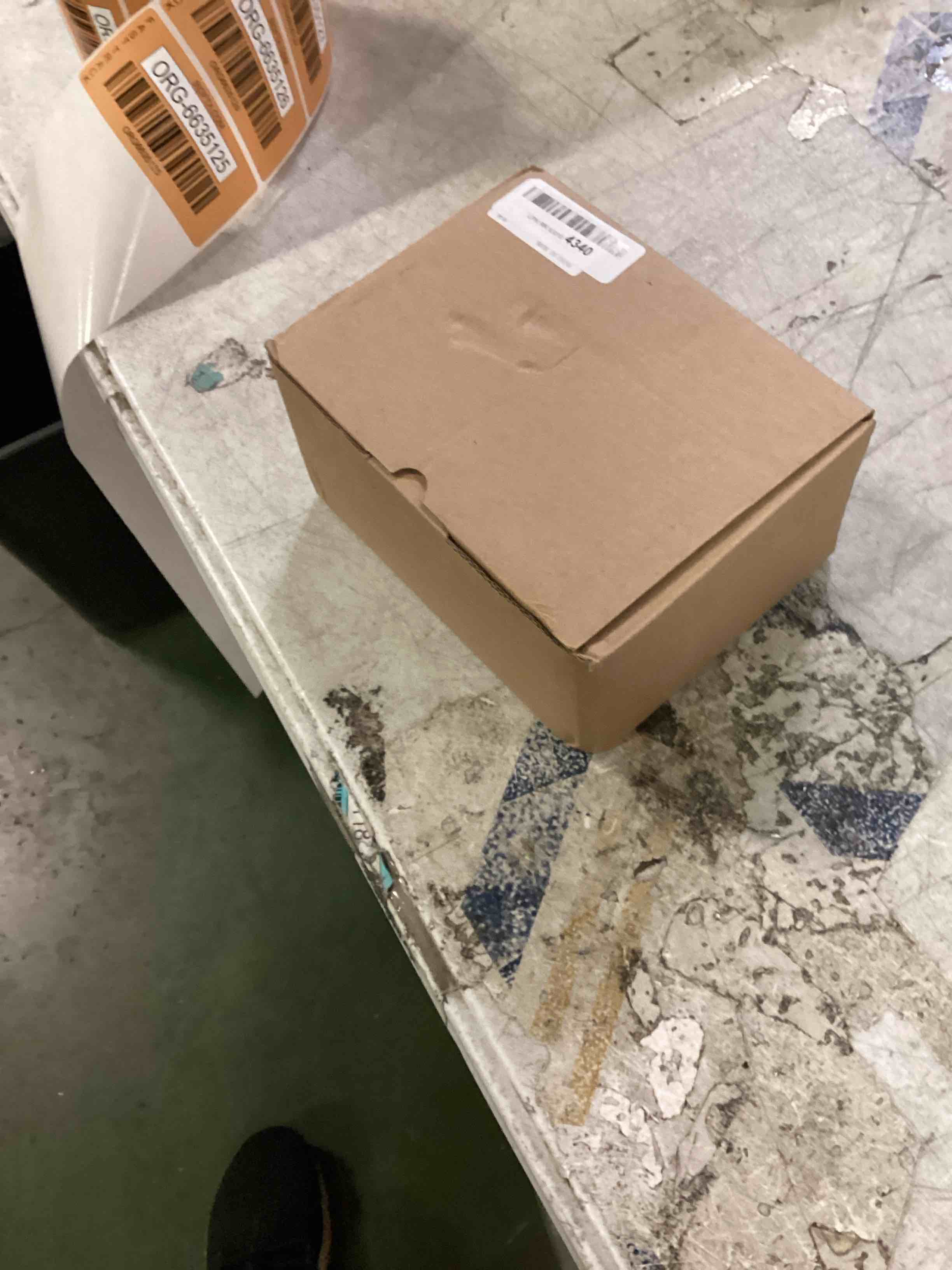 https://s3.amazonaws.com/lotting-images-prod/bidfta/ORG6635125_1722280135171.jpeg