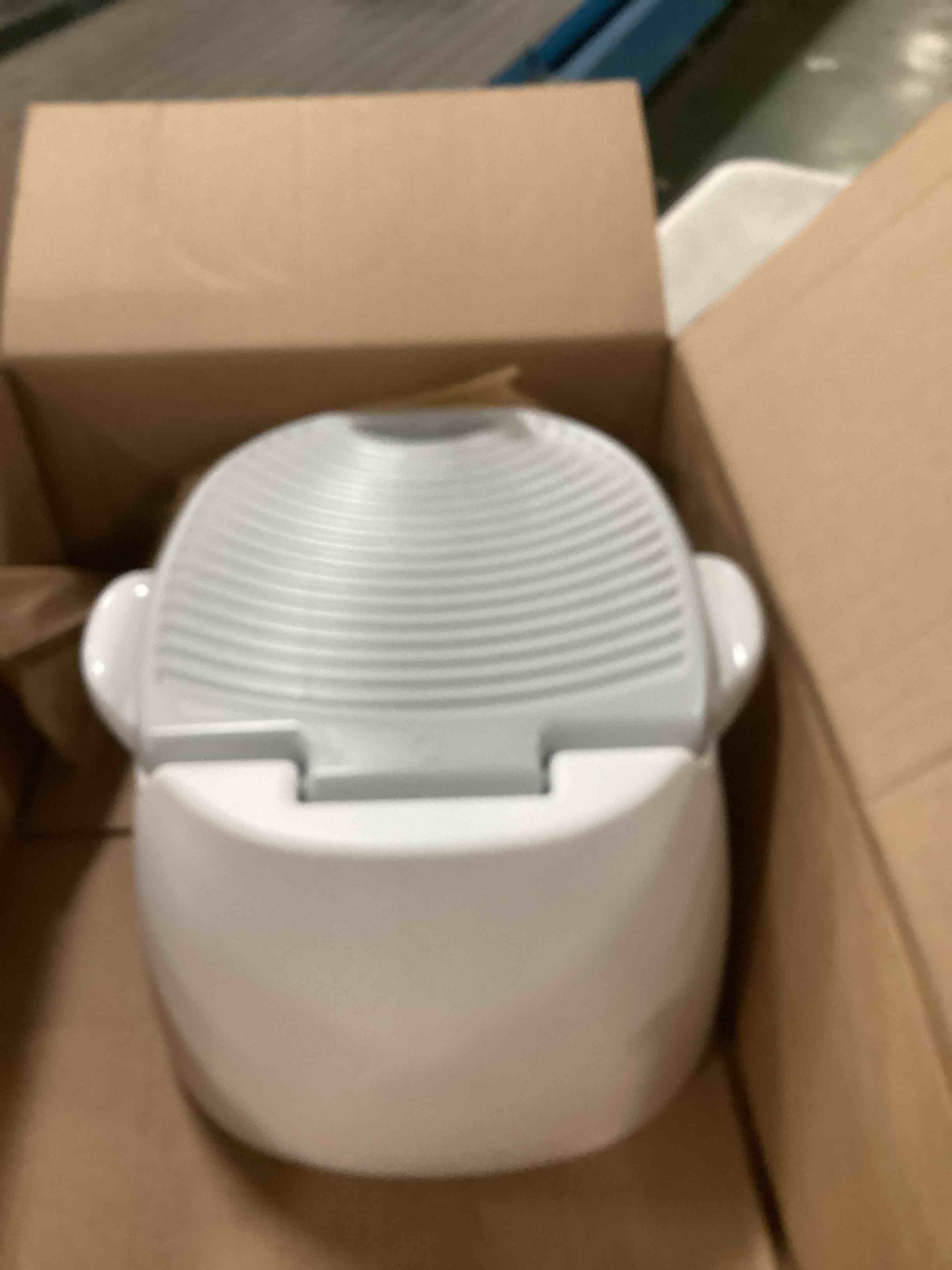 https://s3.amazonaws.com/lotting-images-prod/bidfta/ORG6637702_1723609191571.jpeg