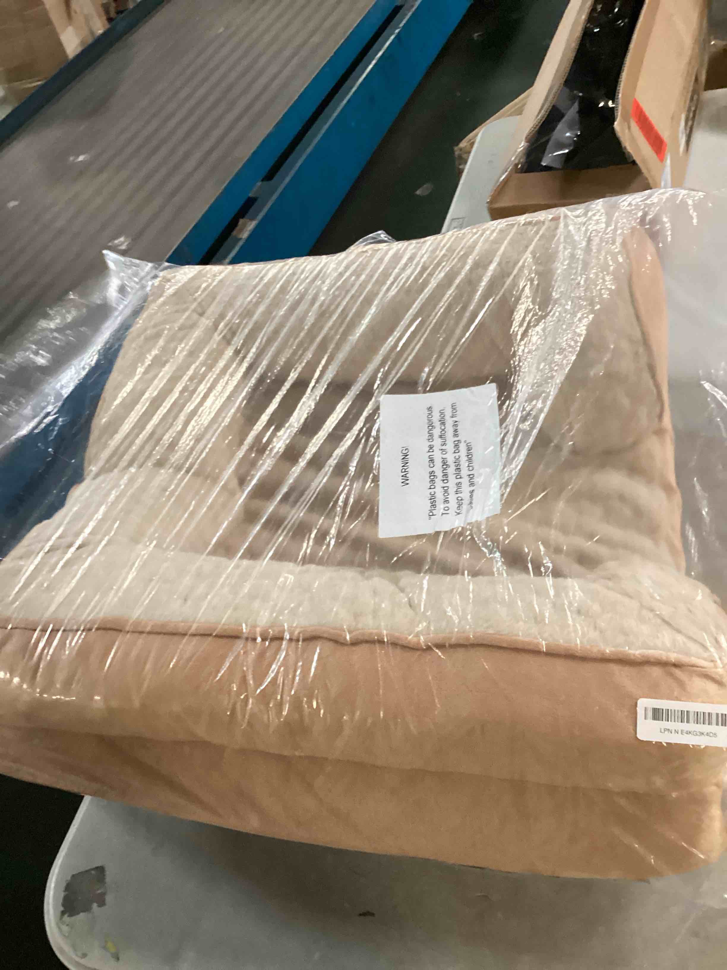 https://s3.amazonaws.com/lotting-images-prod/bidfta/ORG6637997_1722522119978.jpeg