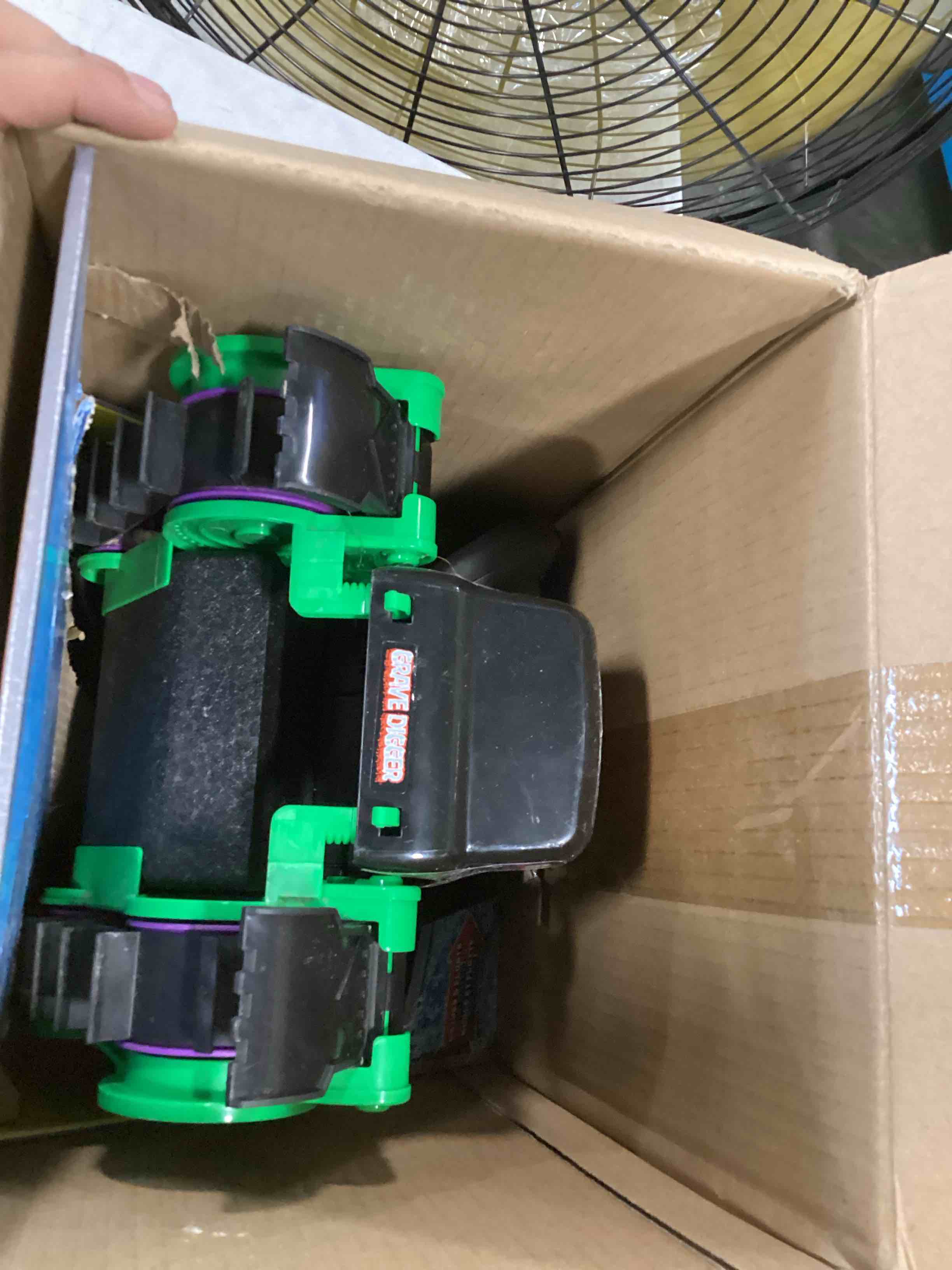 https://s3.amazonaws.com/lotting-images-prod/bidfta/ORG6639706_1722897064135.jpeg