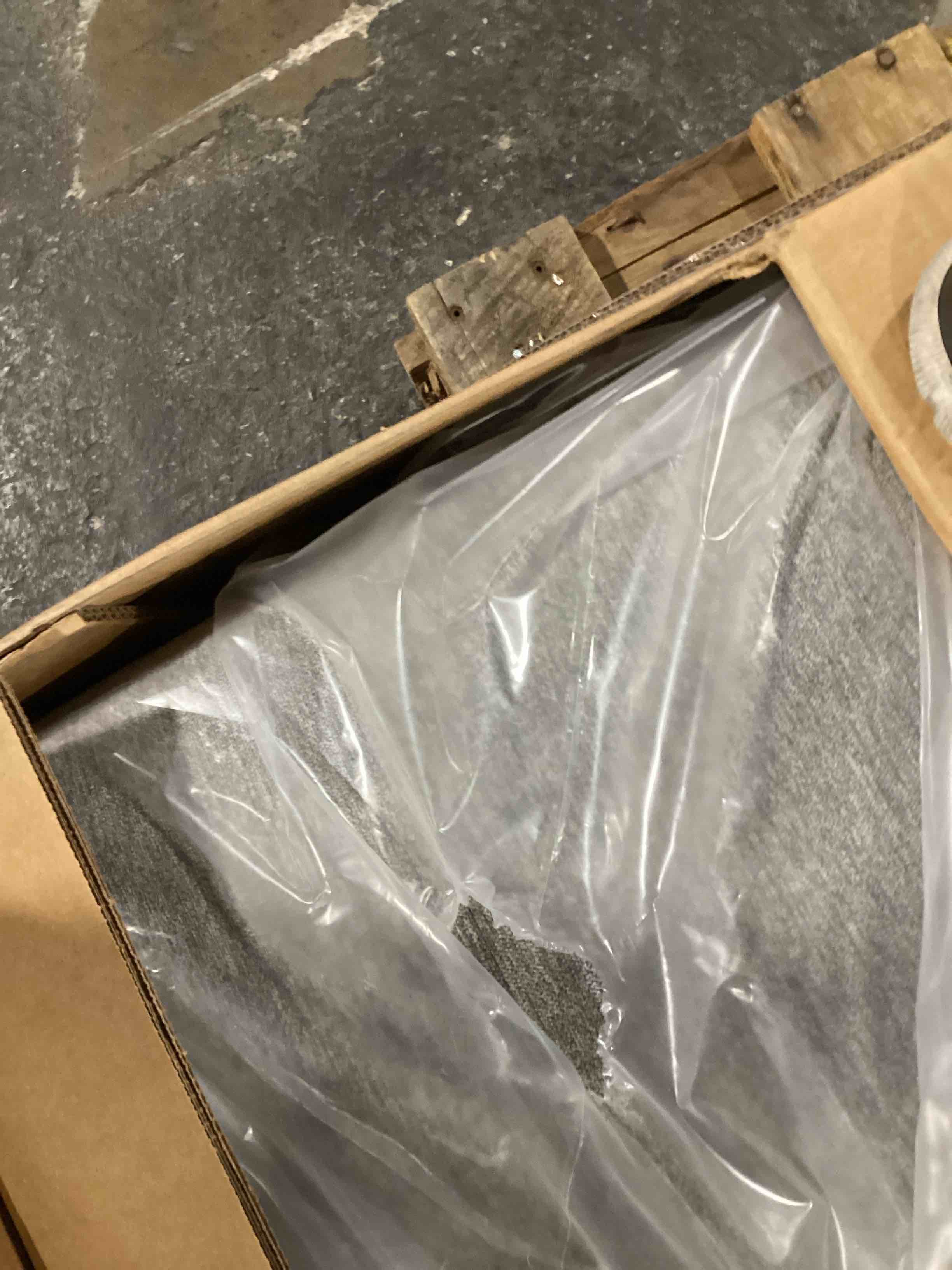 https://s3.amazonaws.com/lotting-images-prod/bidfta/ORG6644798_1727876707560.jpeg