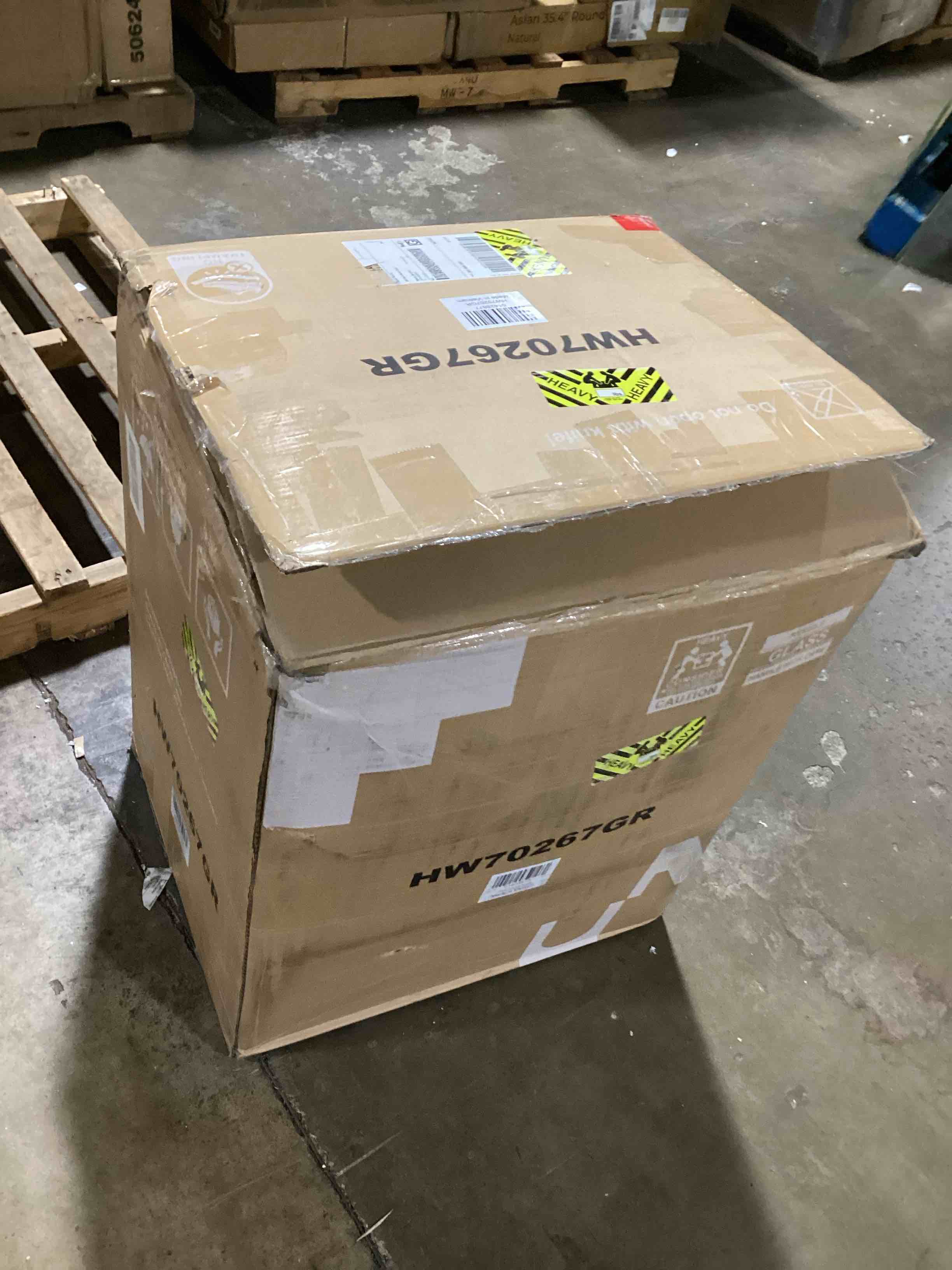https://s3.amazonaws.com/lotting-images-prod/bidfta/ORG6645289_1728320519078.jpeg