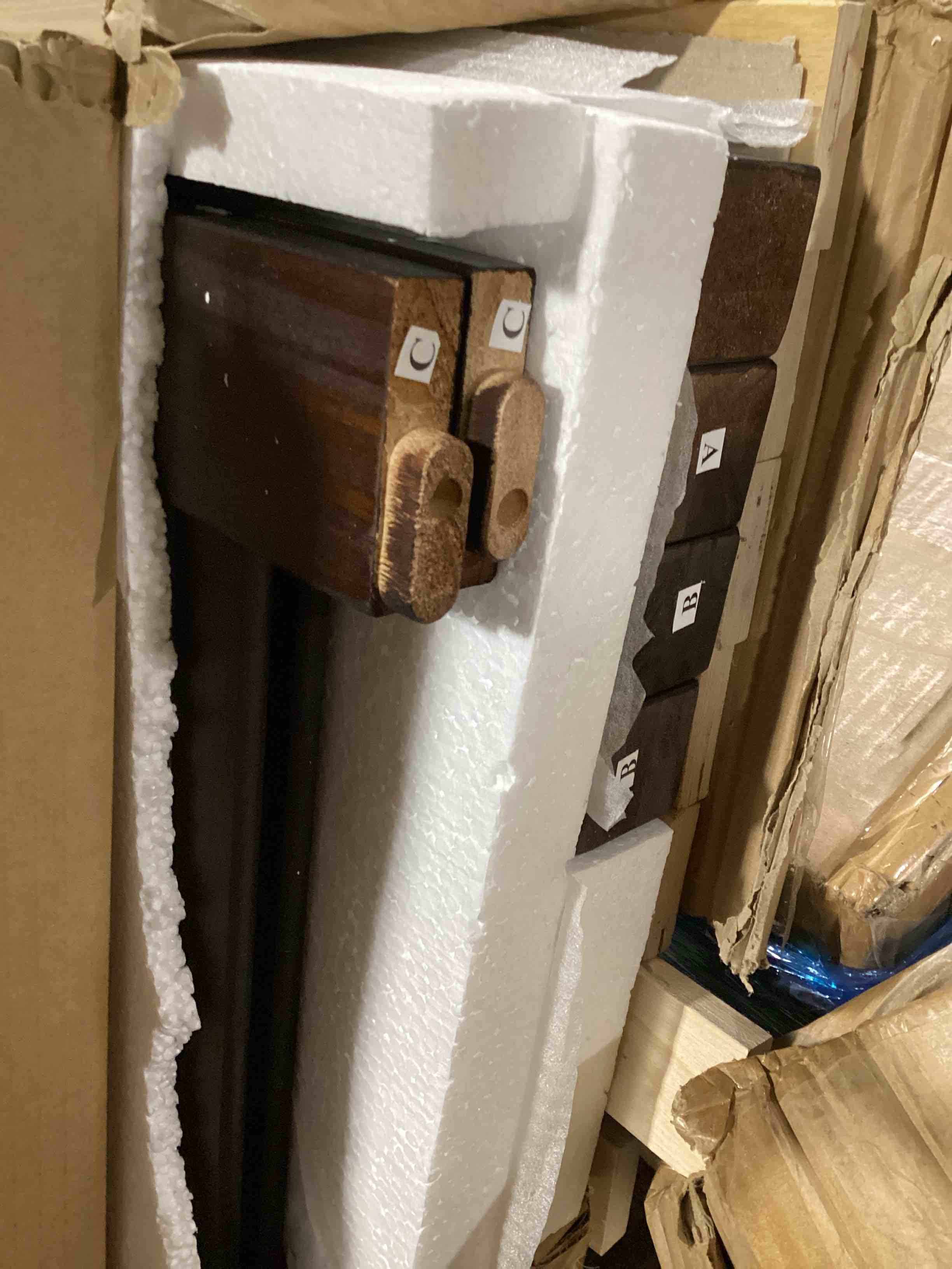 https://s3.amazonaws.com/lotting-images-prod/bidfta/ORG6647782_1727959432417.jpeg