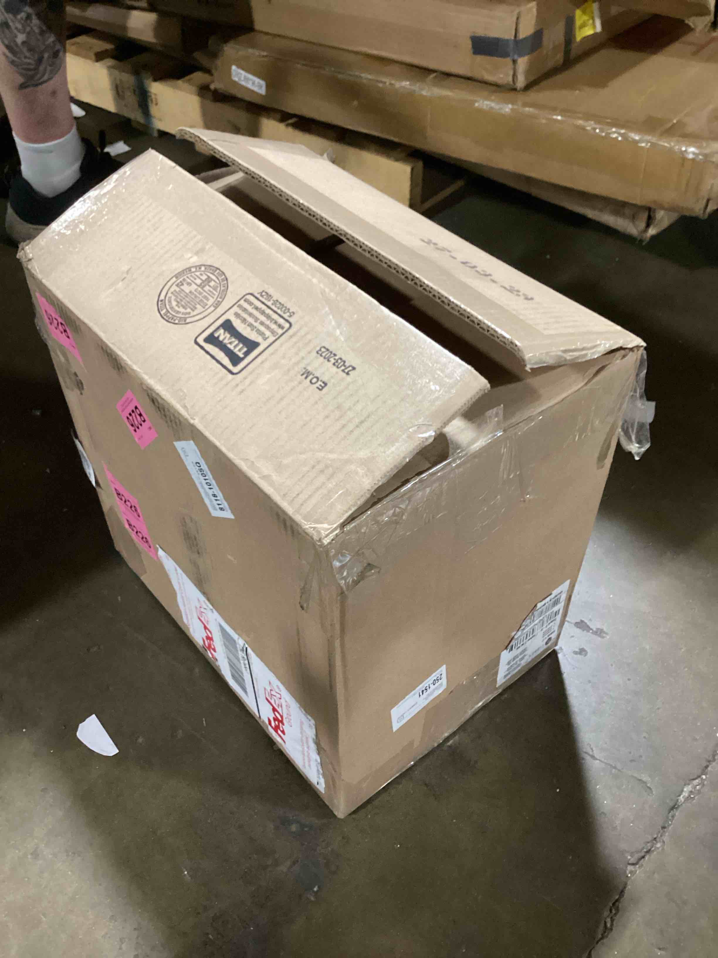 https://s3.amazonaws.com/lotting-images-prod/bidfta/ORG6649271_1727109269613.jpeg