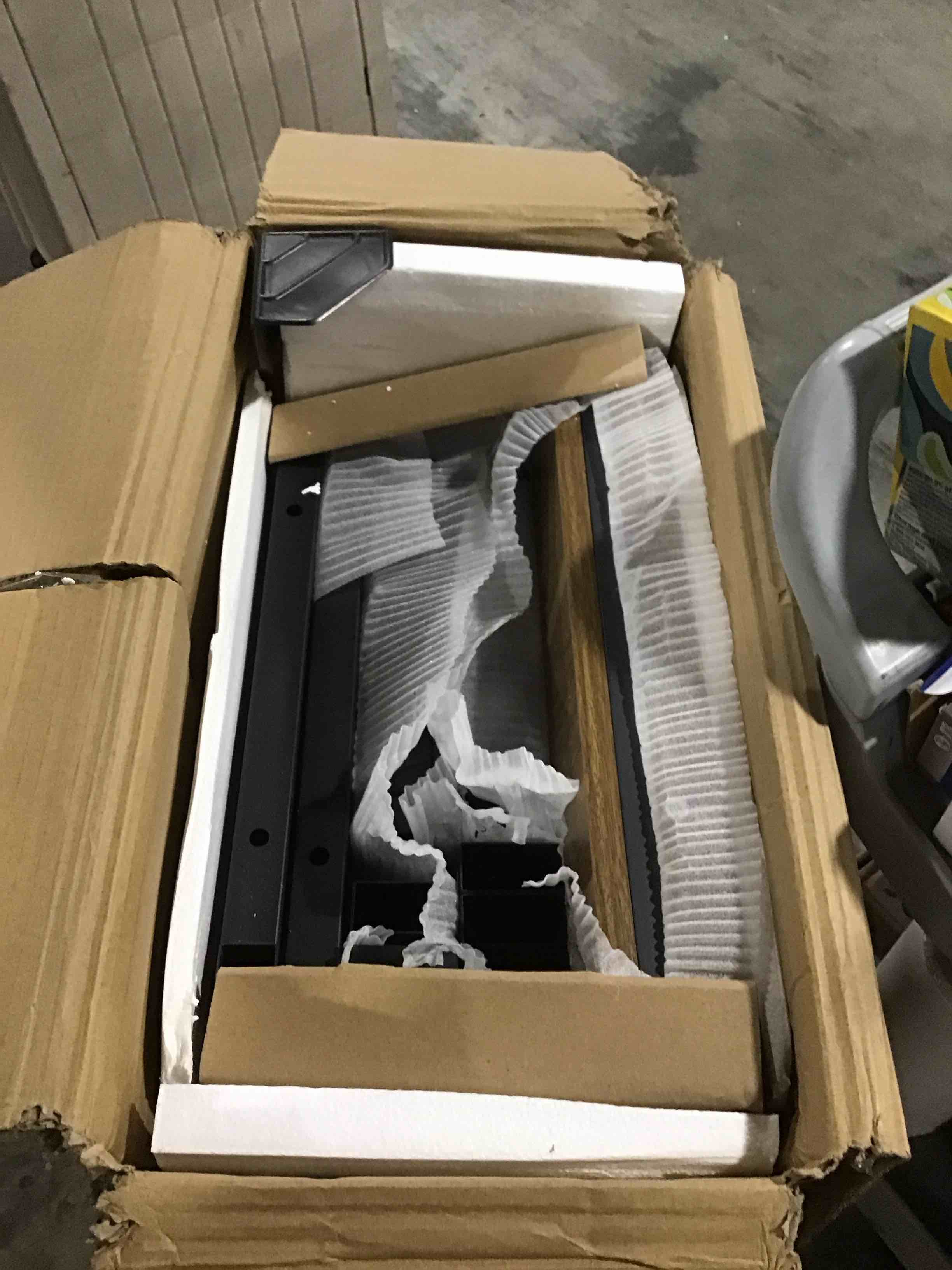 https://s3.amazonaws.com/lotting-images-prod/bidfta/ORG6653151_1727102417795.jpeg