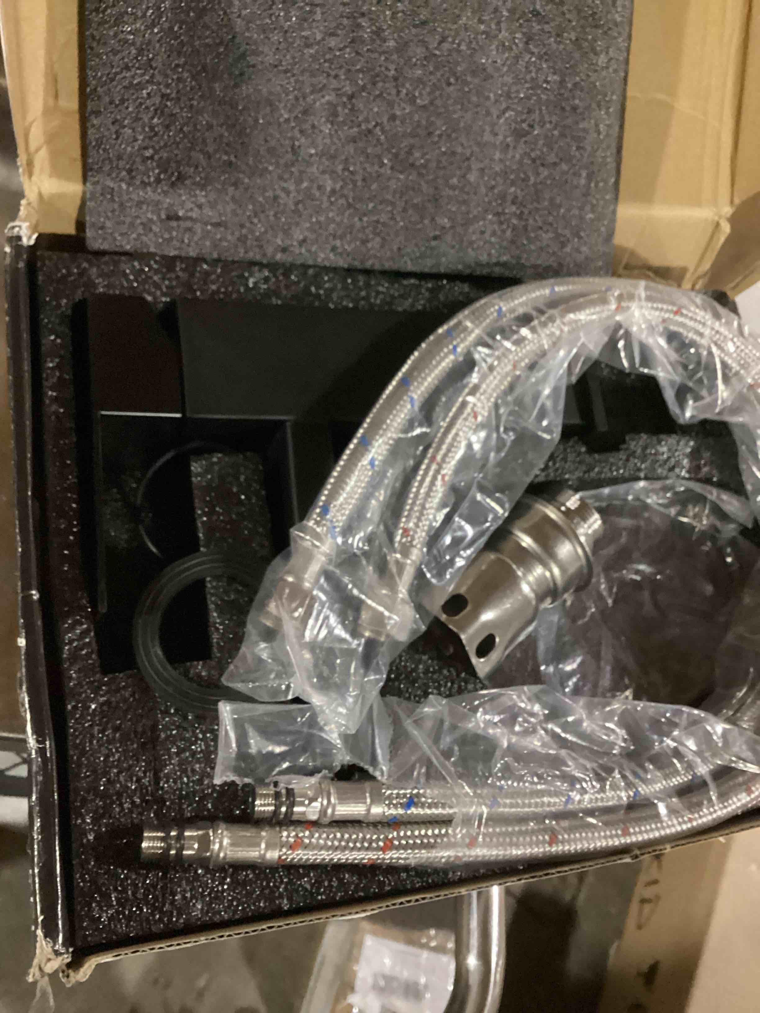 https://s3.amazonaws.com/lotting-images-prod/bidfta/ORG6659704_1725388890846.jpeg