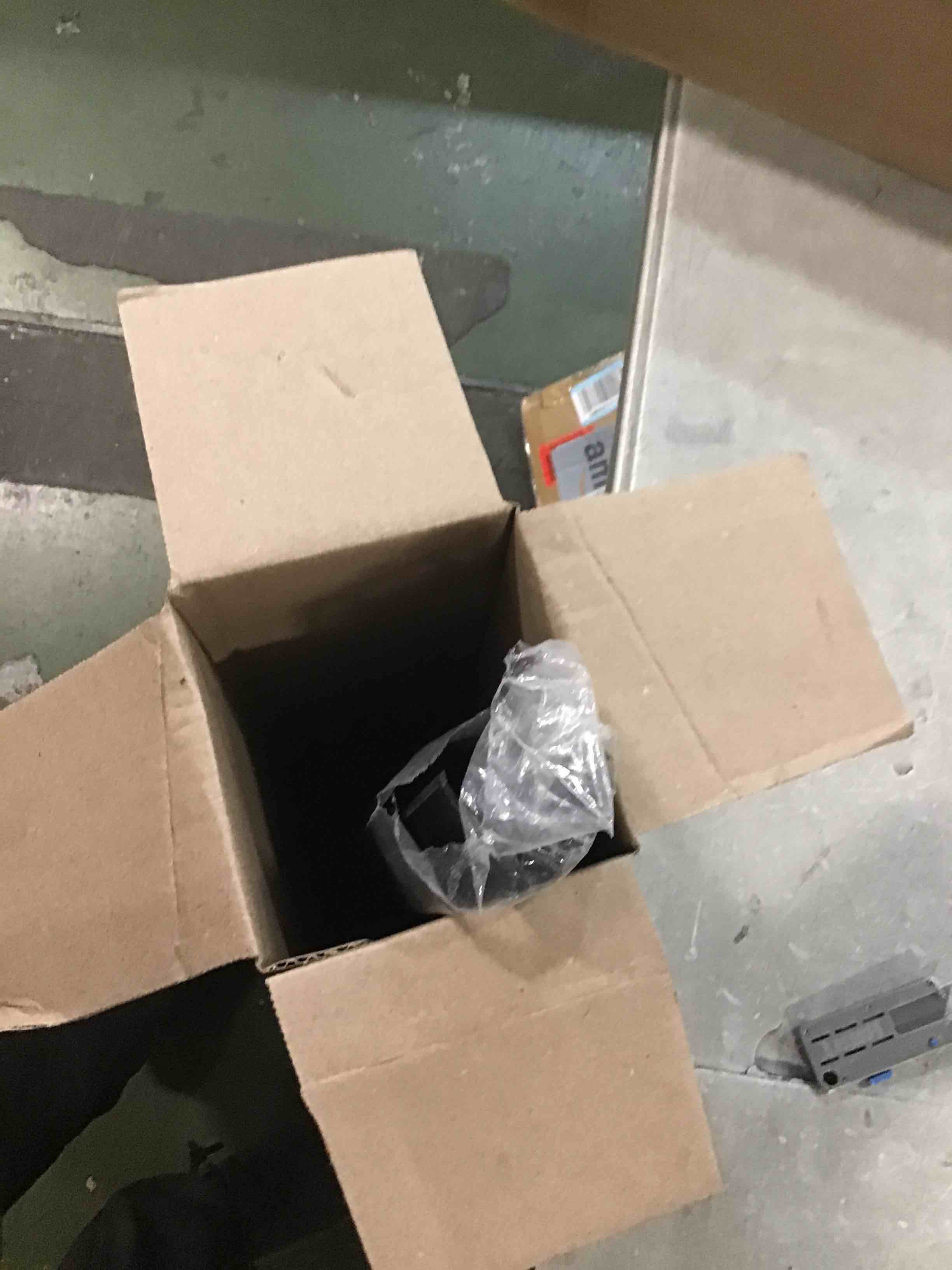 https://s3.amazonaws.com/lotting-images-prod/bidfta/ORG6677364_1722915007888.jpeg