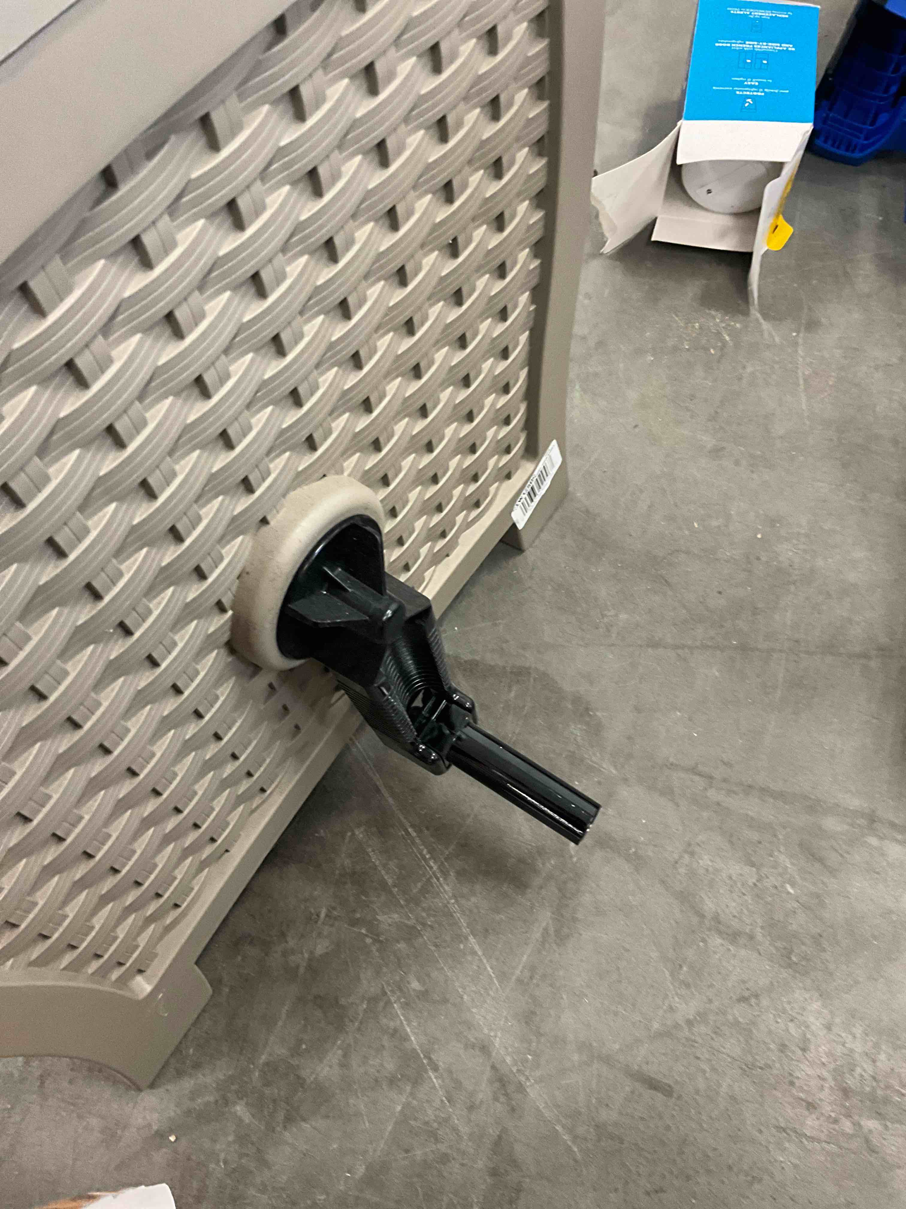 https://s3.amazonaws.com/lotting-images-prod/bidfta/ORG6683143_1732133780028.jpeg