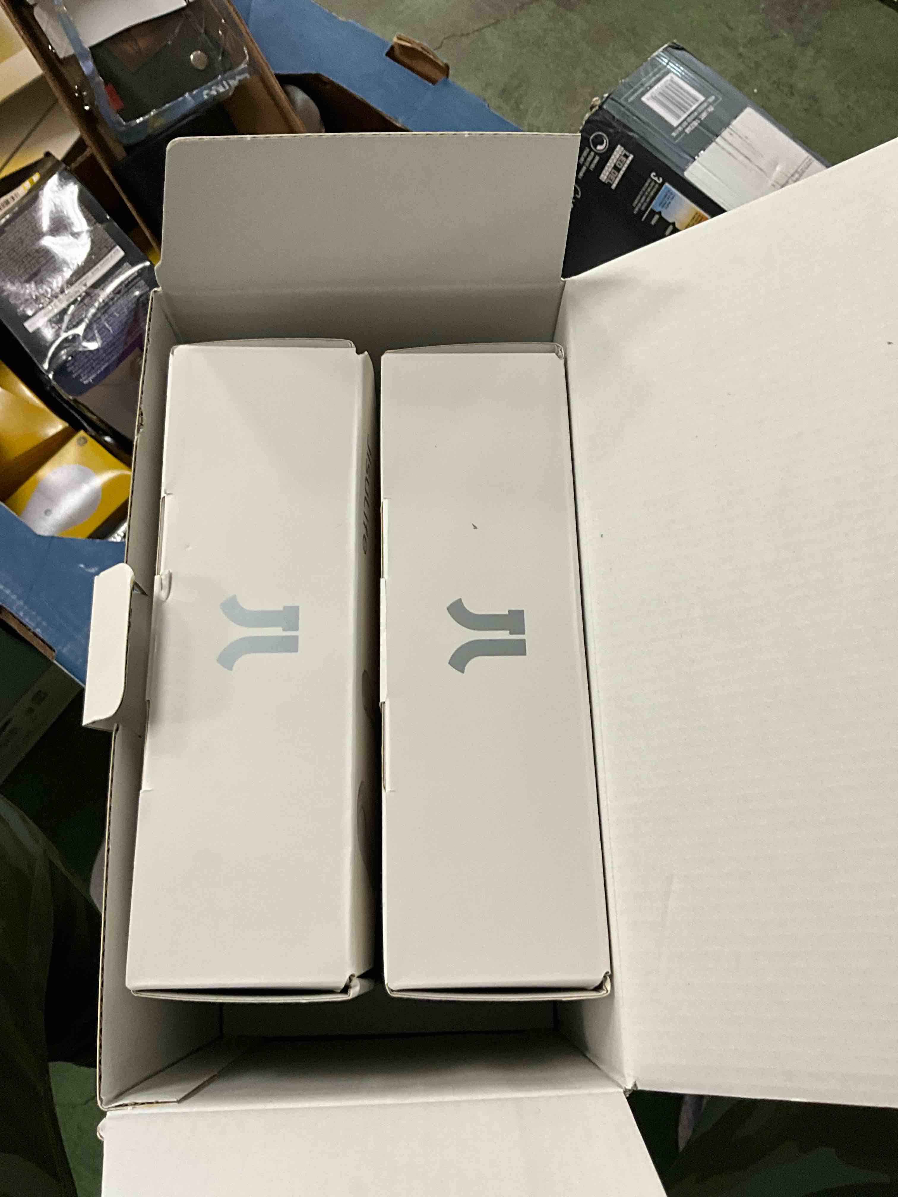 https://s3.amazonaws.com/lotting-images-prod/bidfta/ORG6684990_1724335471102.jpeg