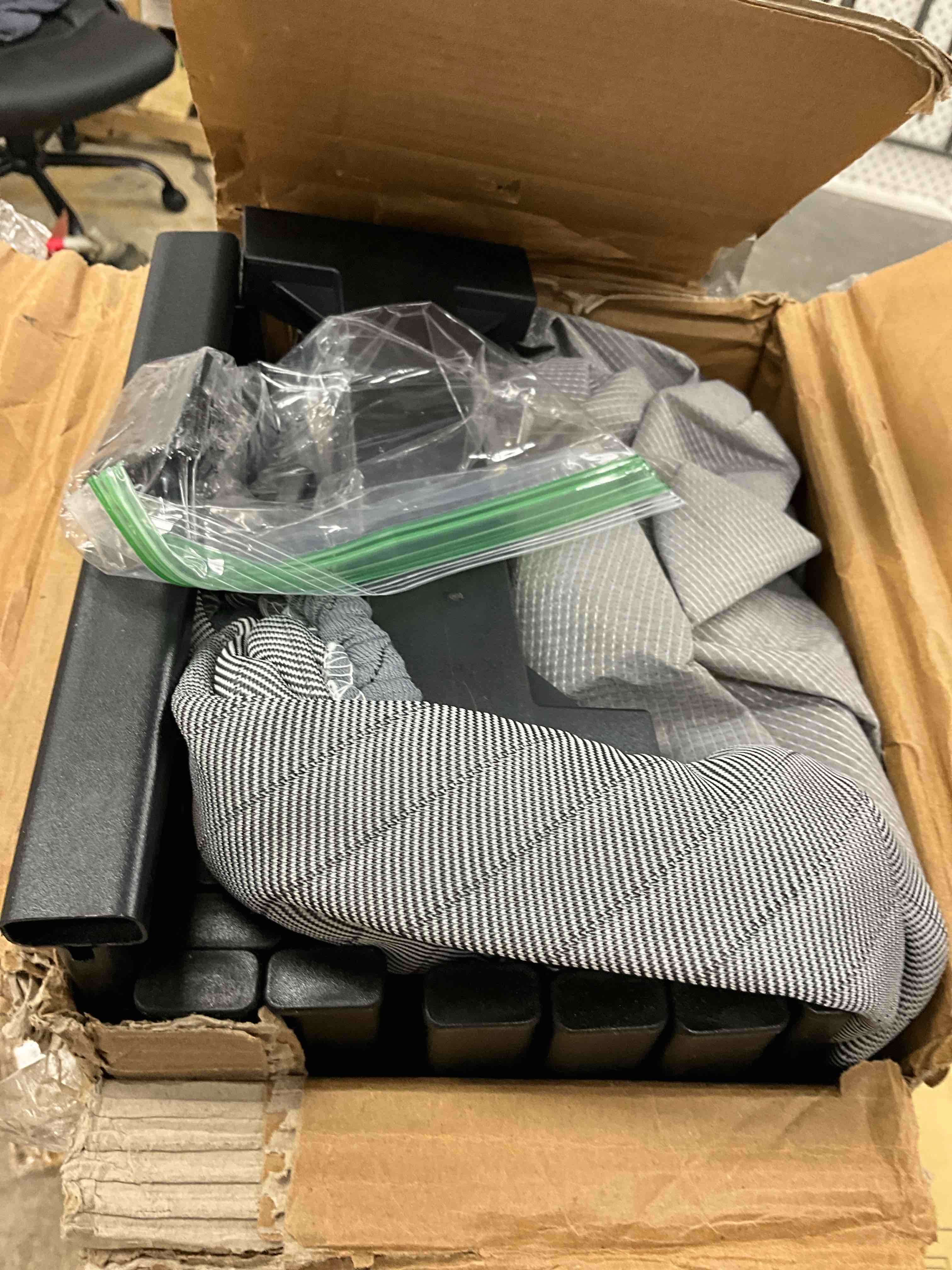 https://s3.amazonaws.com/lotting-images-prod/bidfta/ORG6686937_1729873140746.jpeg